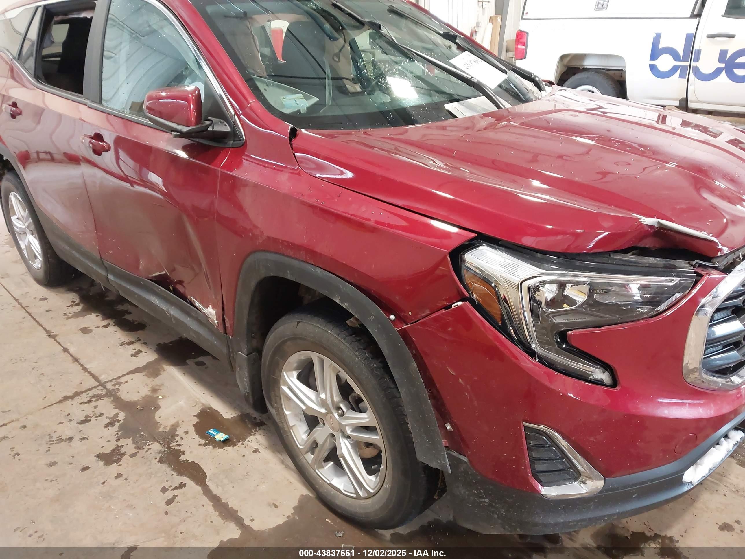 GMC TERRAIN image 6