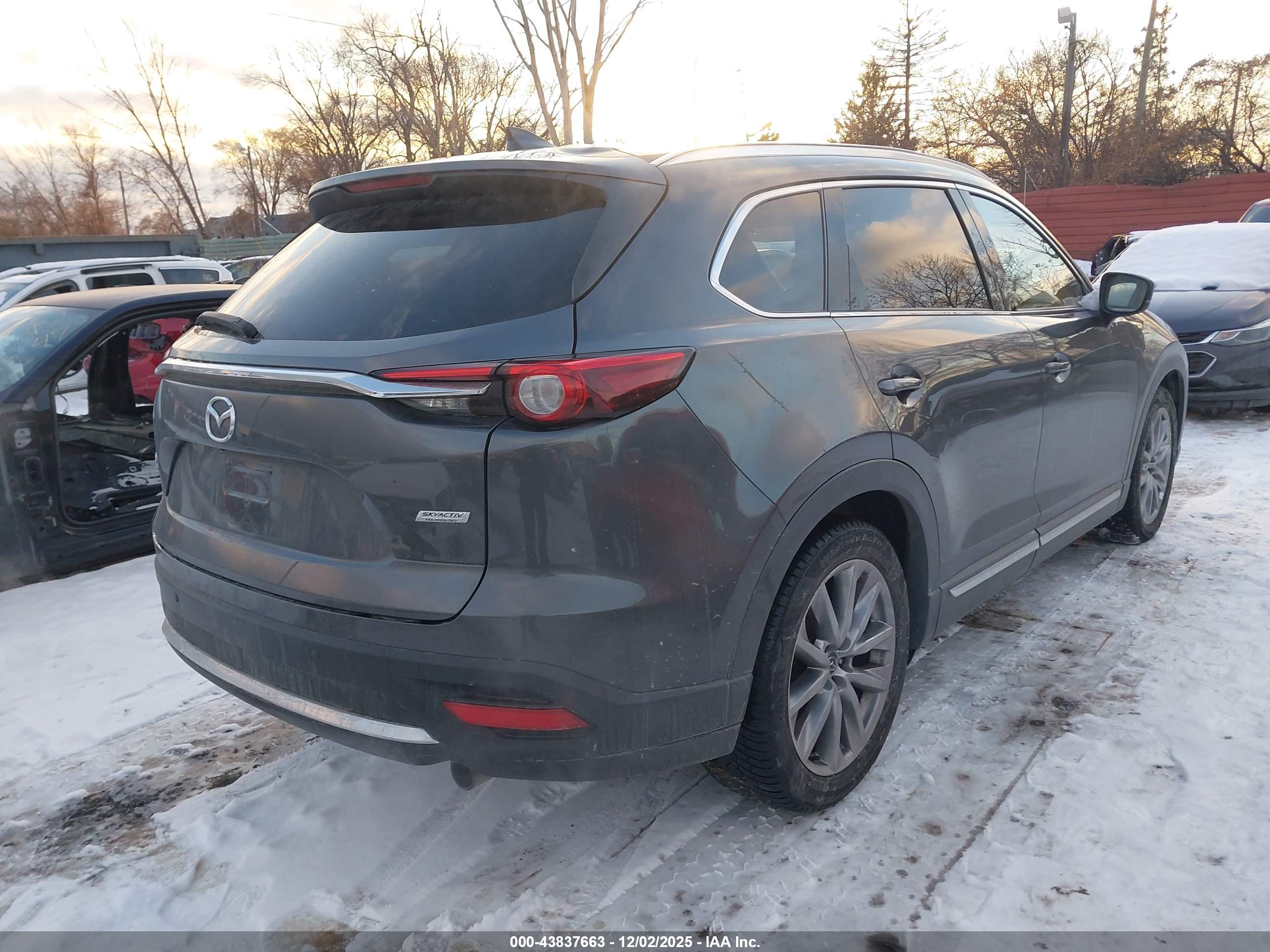 MAZDA CX-9 image 4