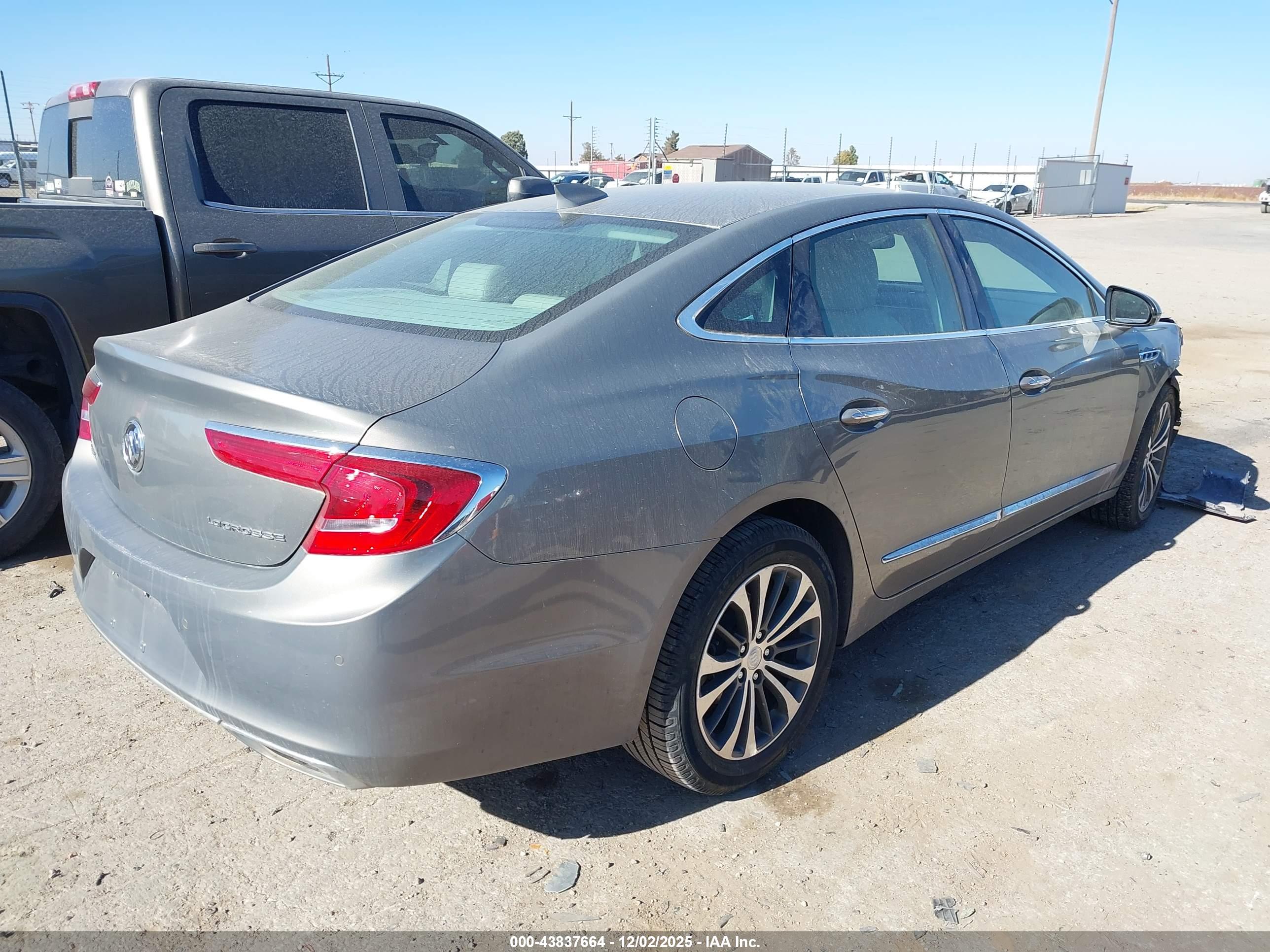 BUICK LACROSSE image 4