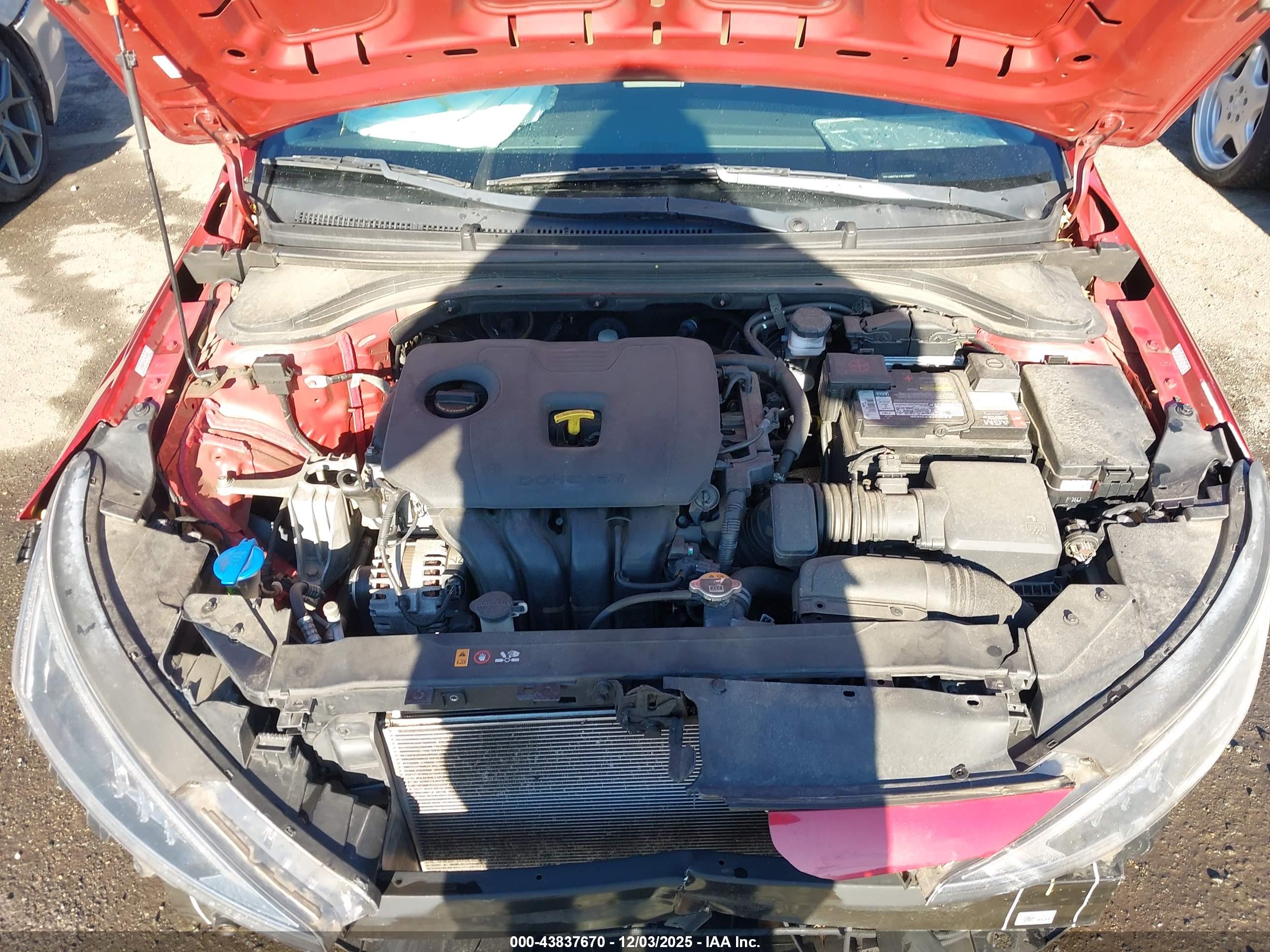 HYUNDAI ELANTRA image 10