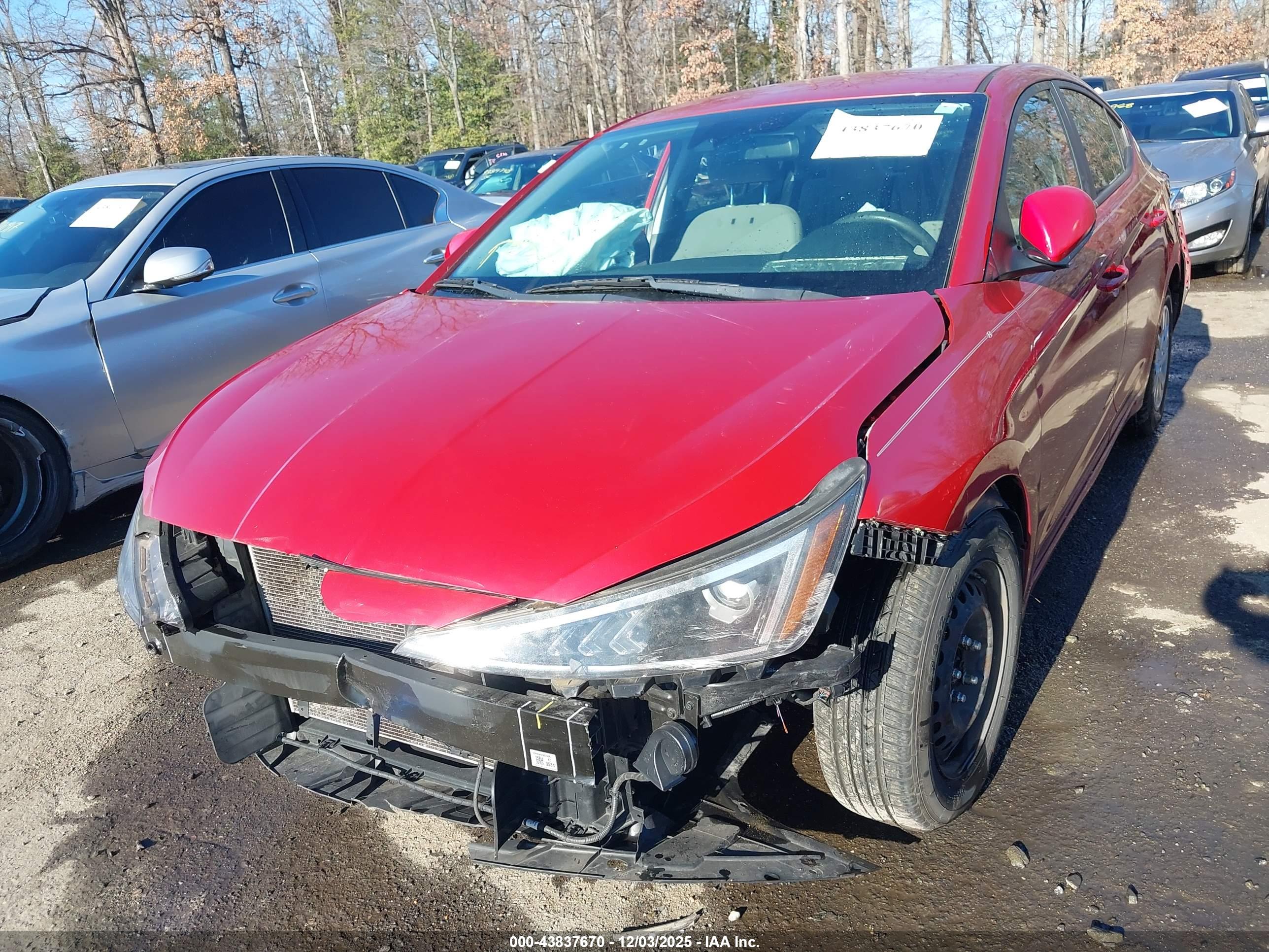 HYUNDAI ELANTRA image 6