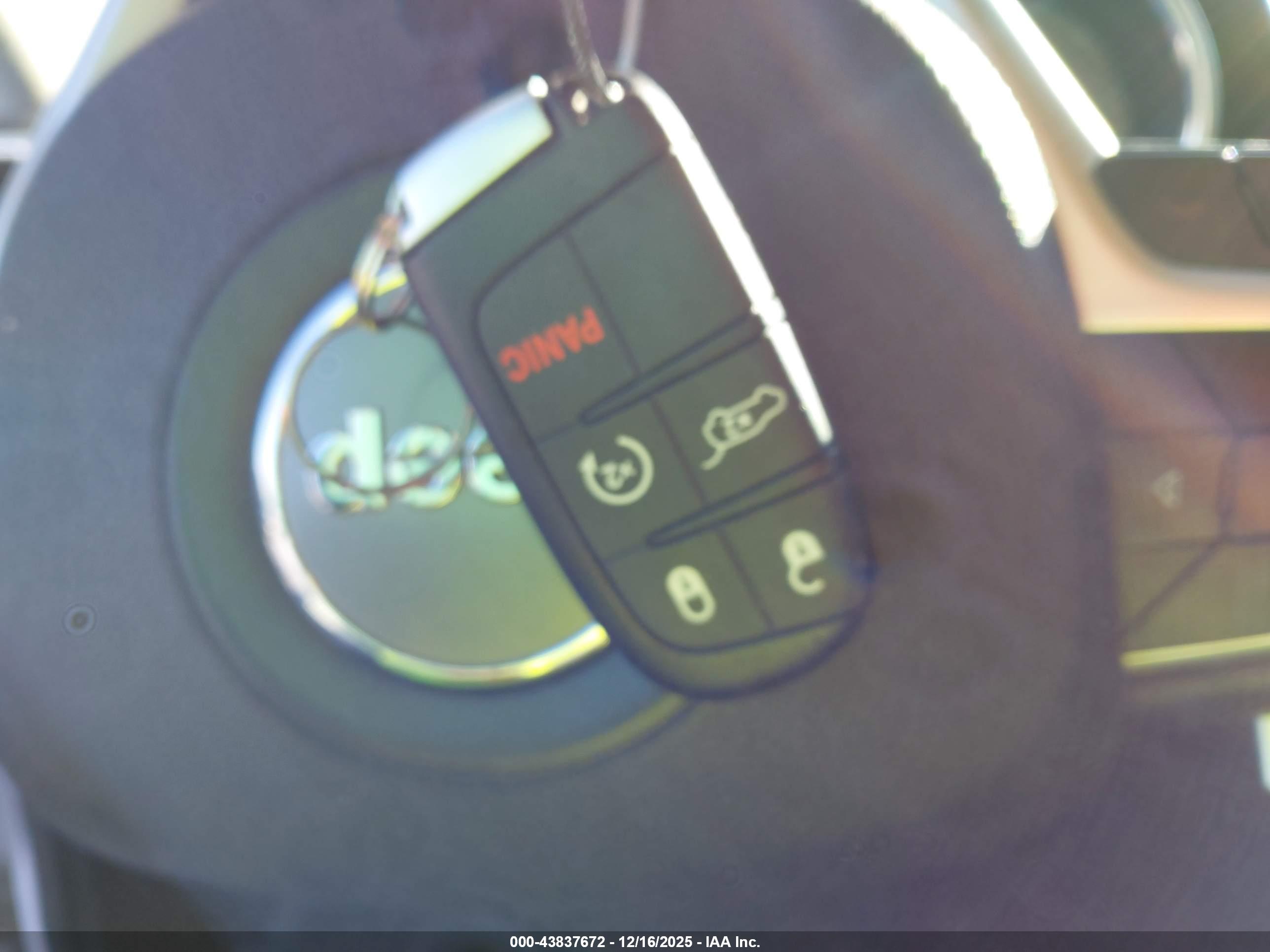 JEEP GRAND image 11