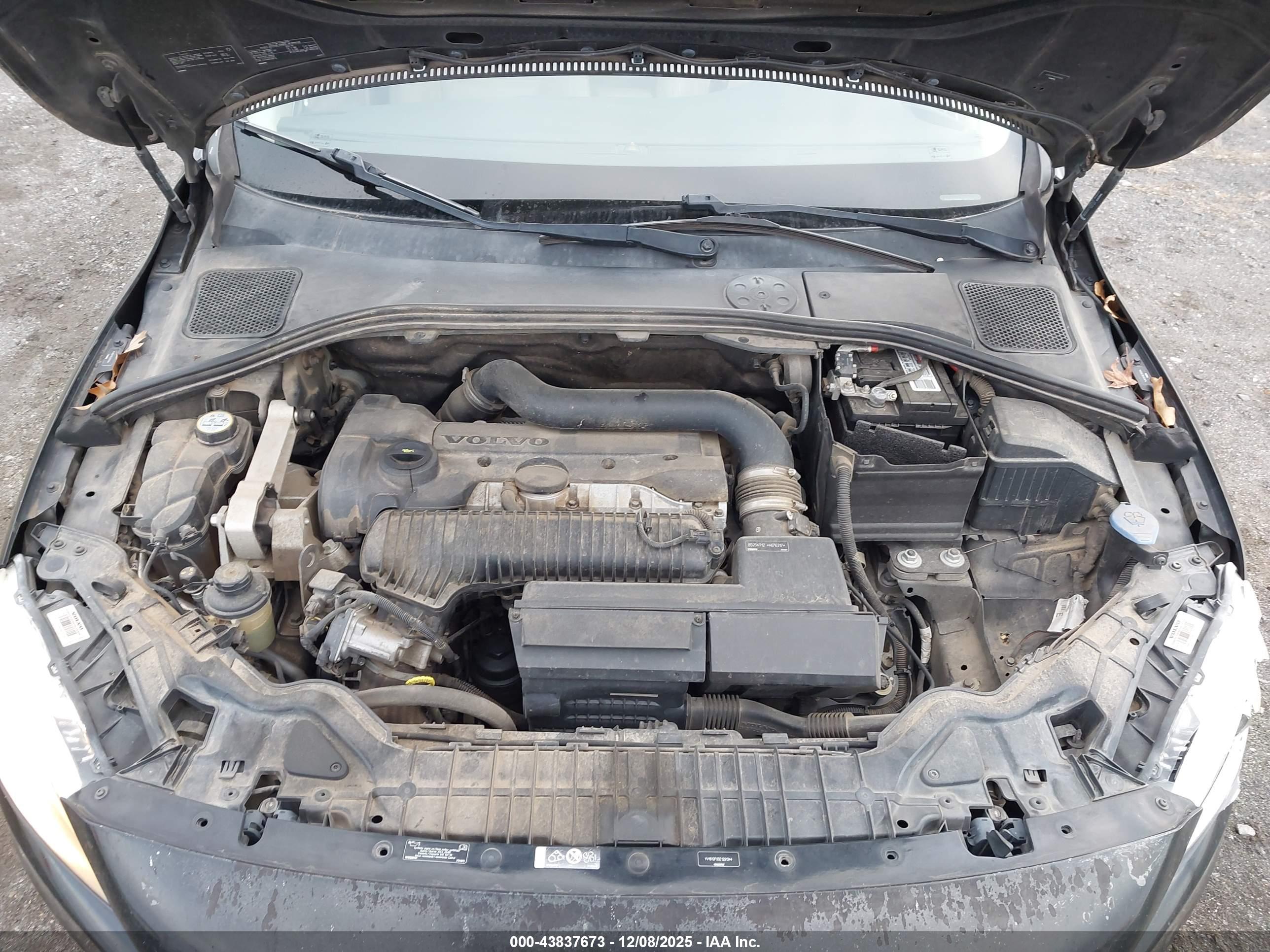 VOLVO S60 image 10