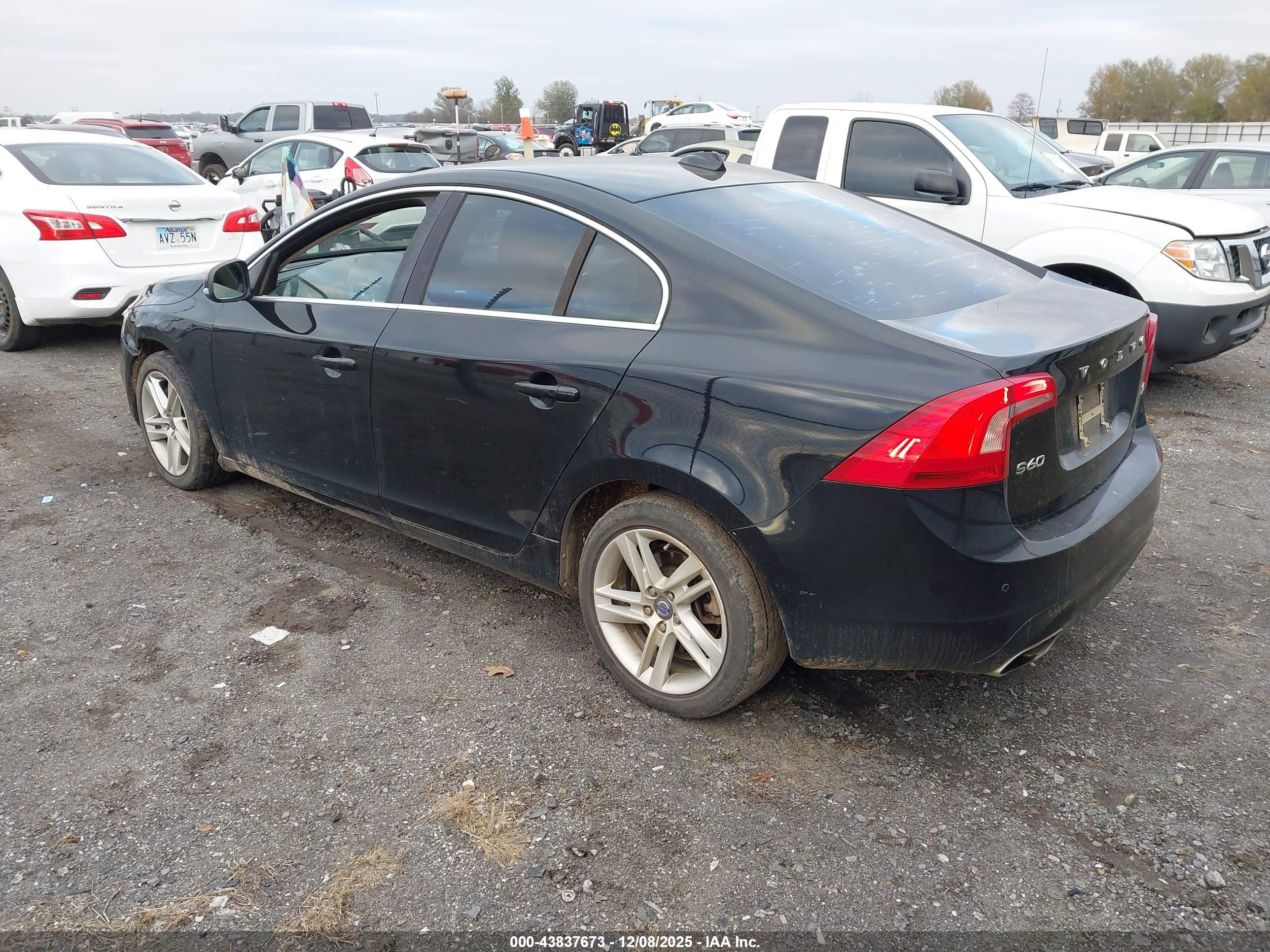 VOLVO S60 image 3