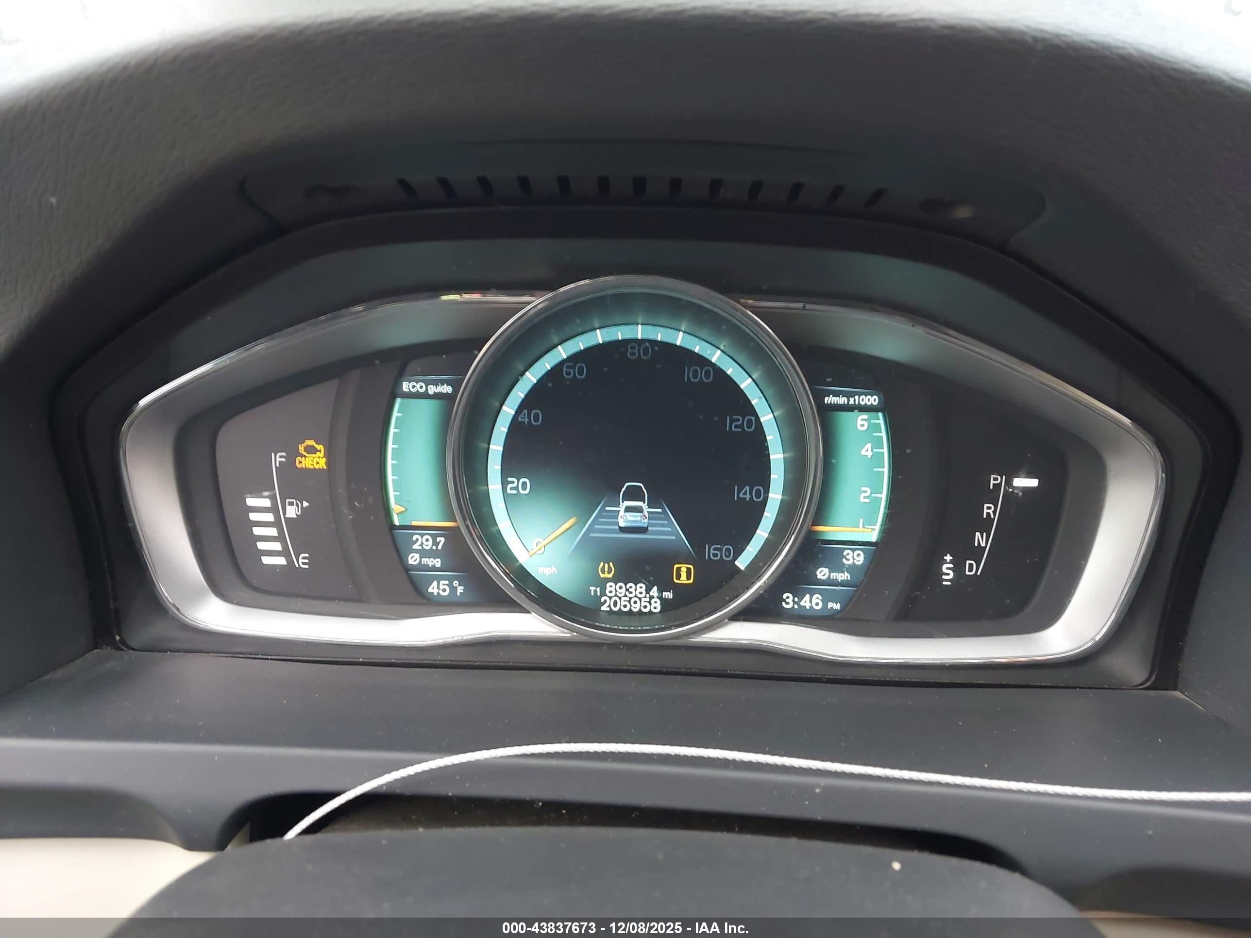 VOLVO S60 image 7
