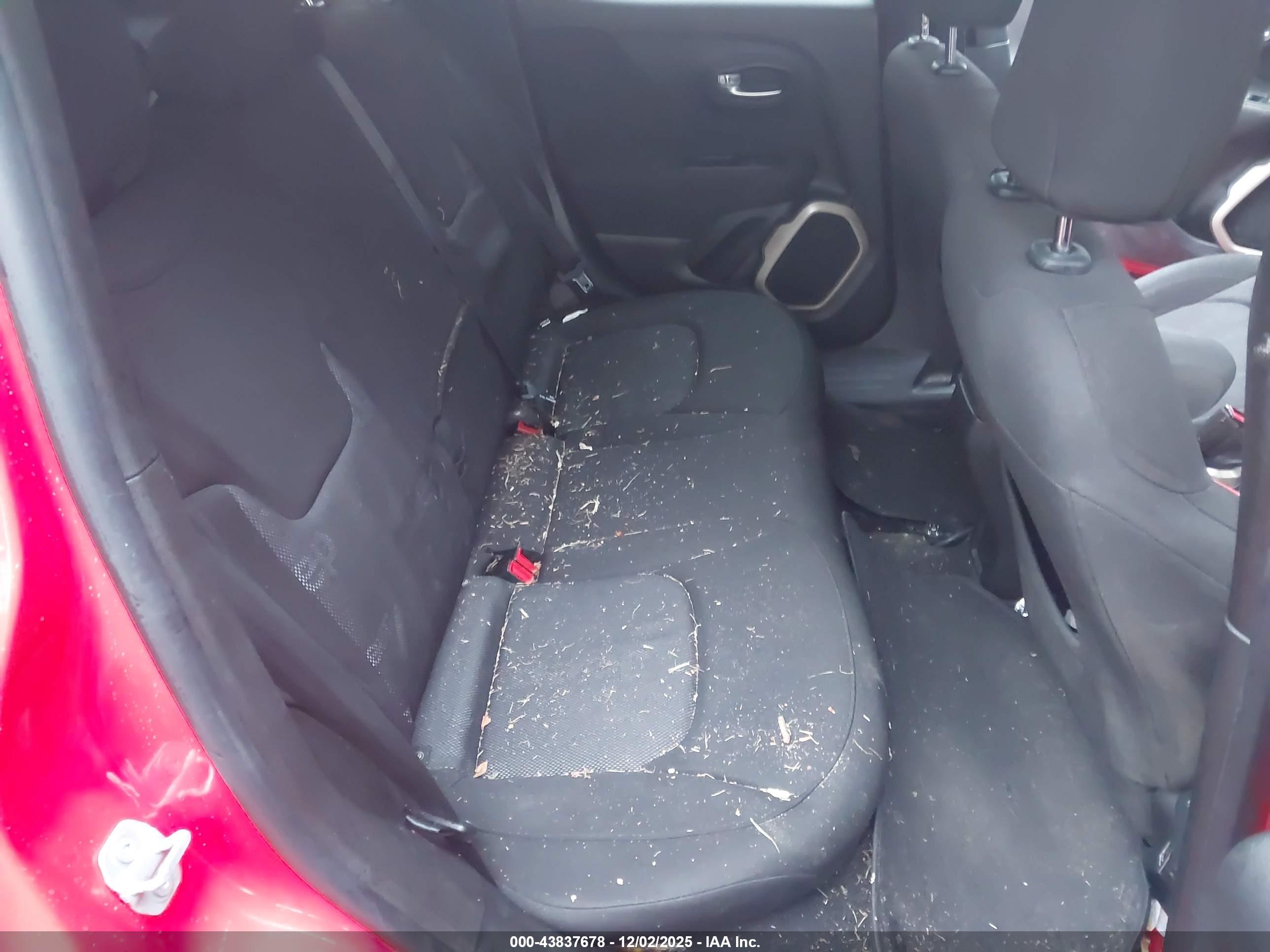JEEP RENEGADE image 8