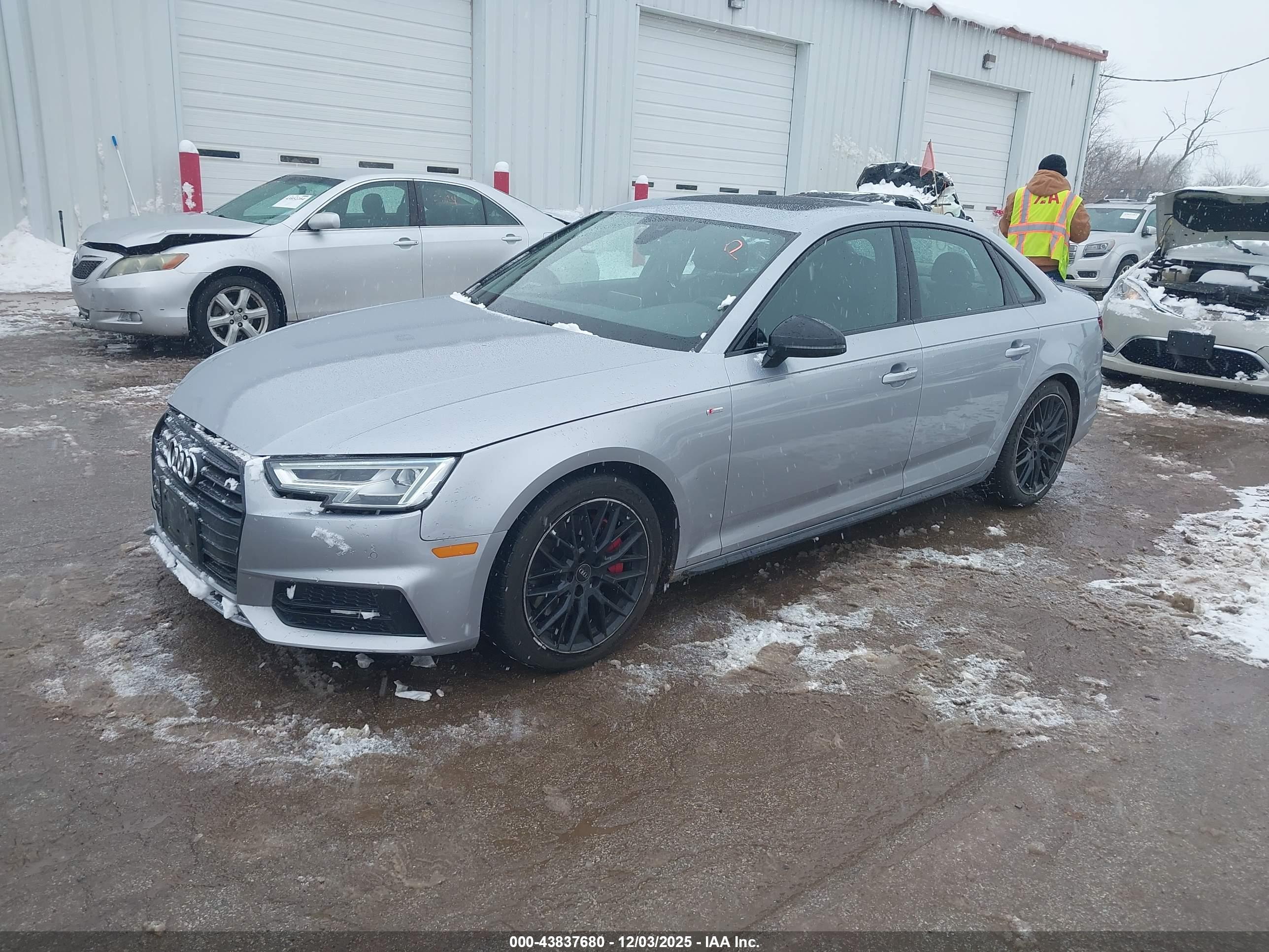 AUDI A4 image 2