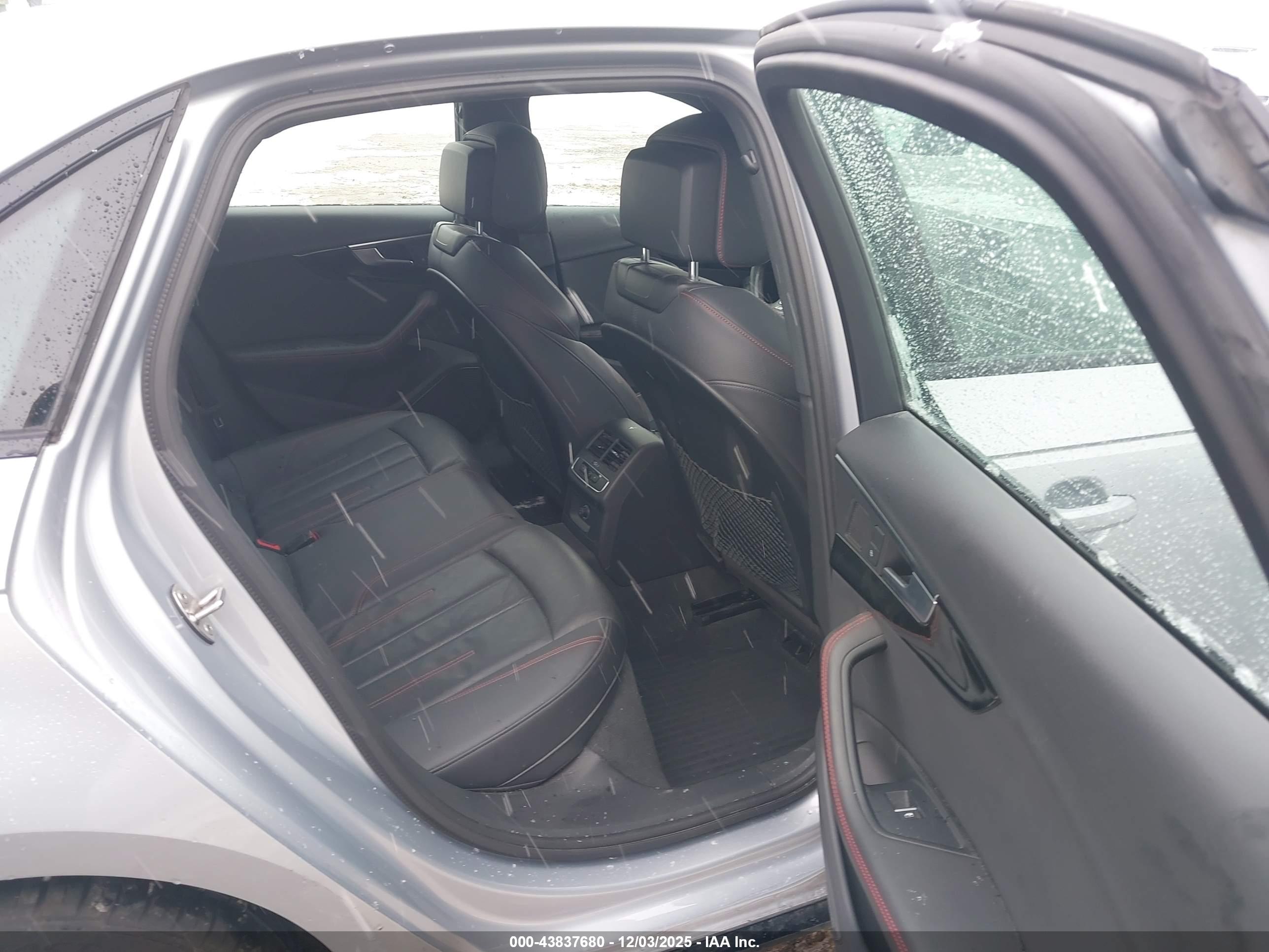 AUDI A4 image 8