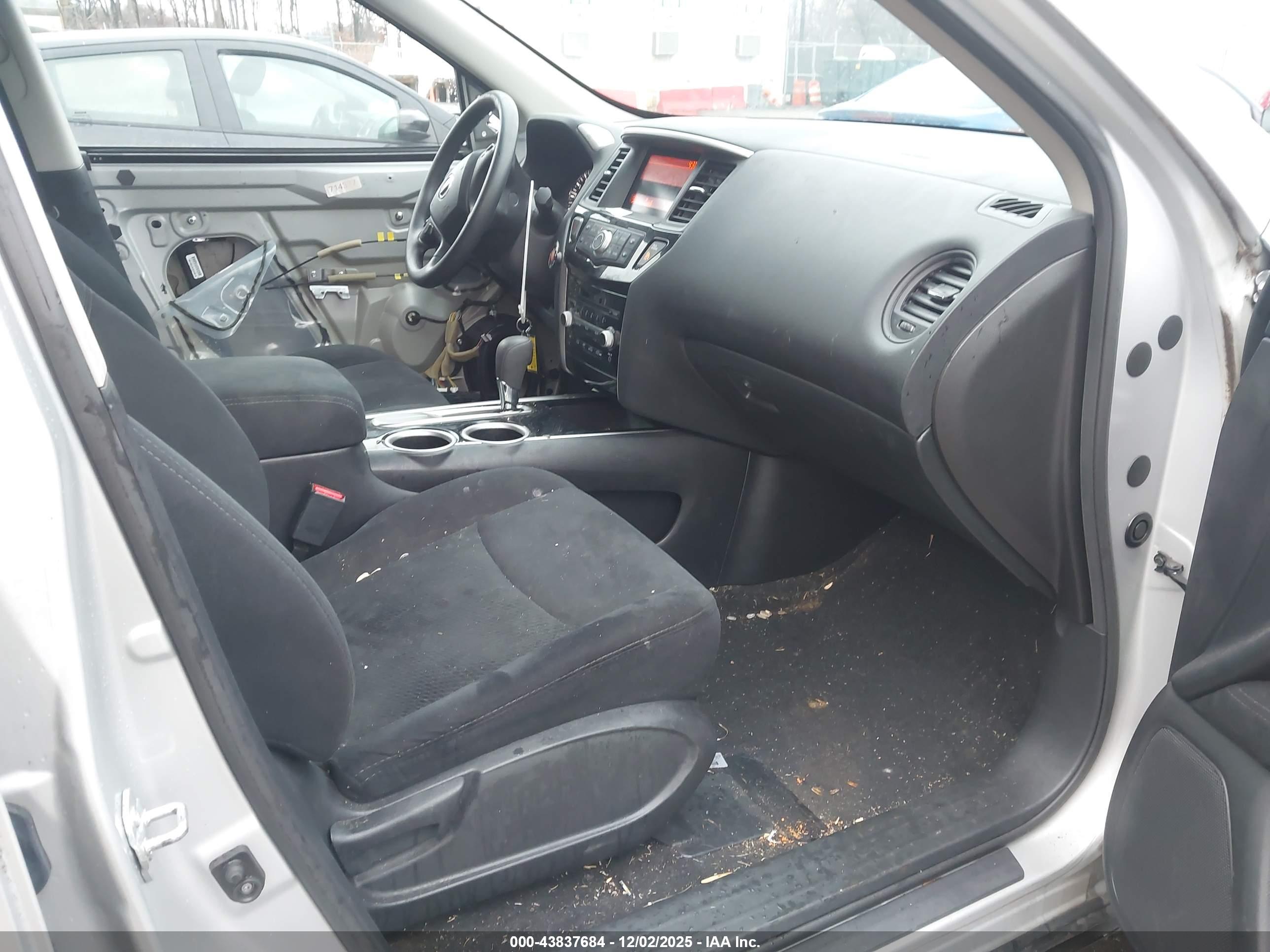 NISSAN PATHFINDER image 5