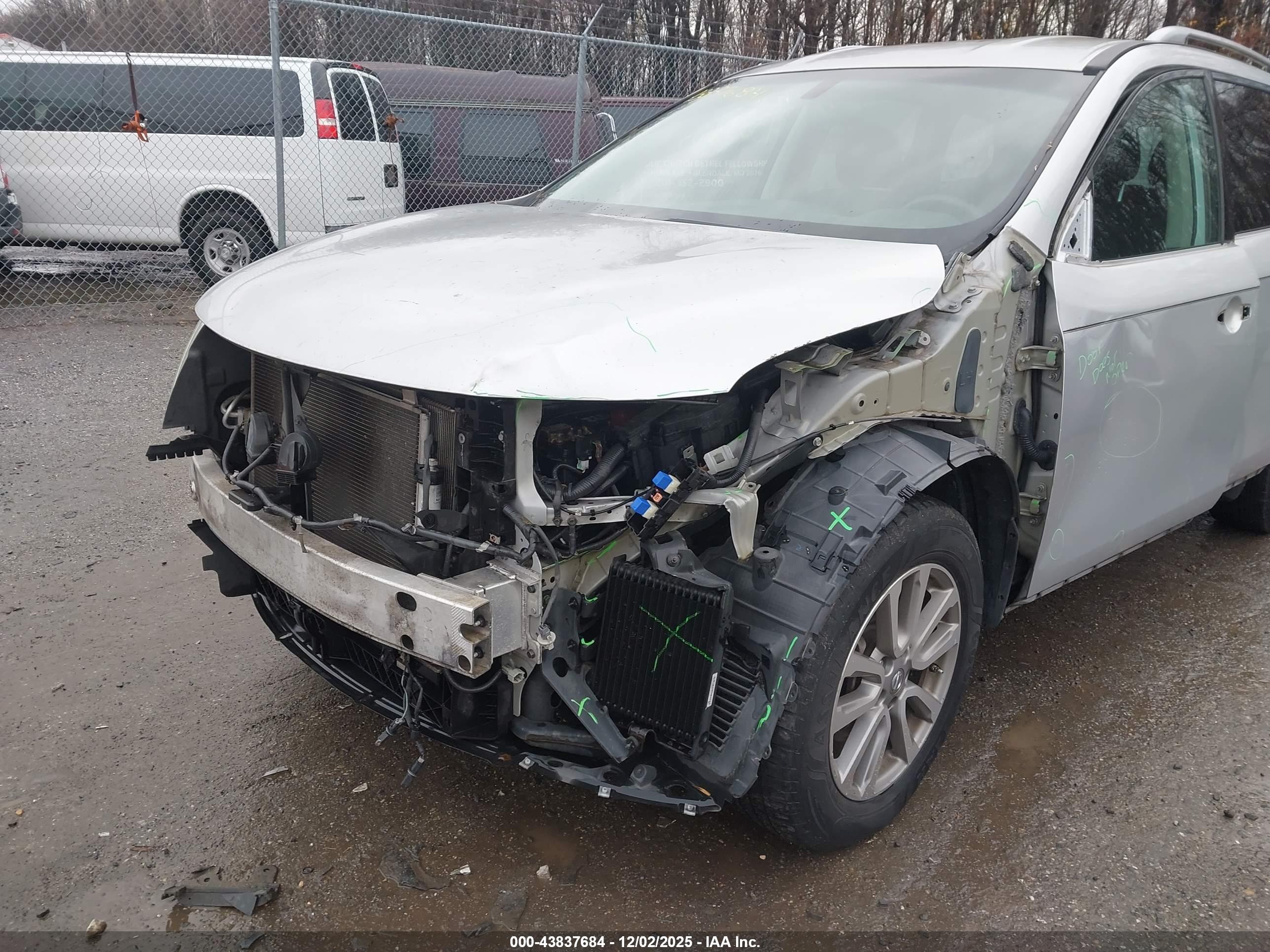 NISSAN PATHFINDER image 6