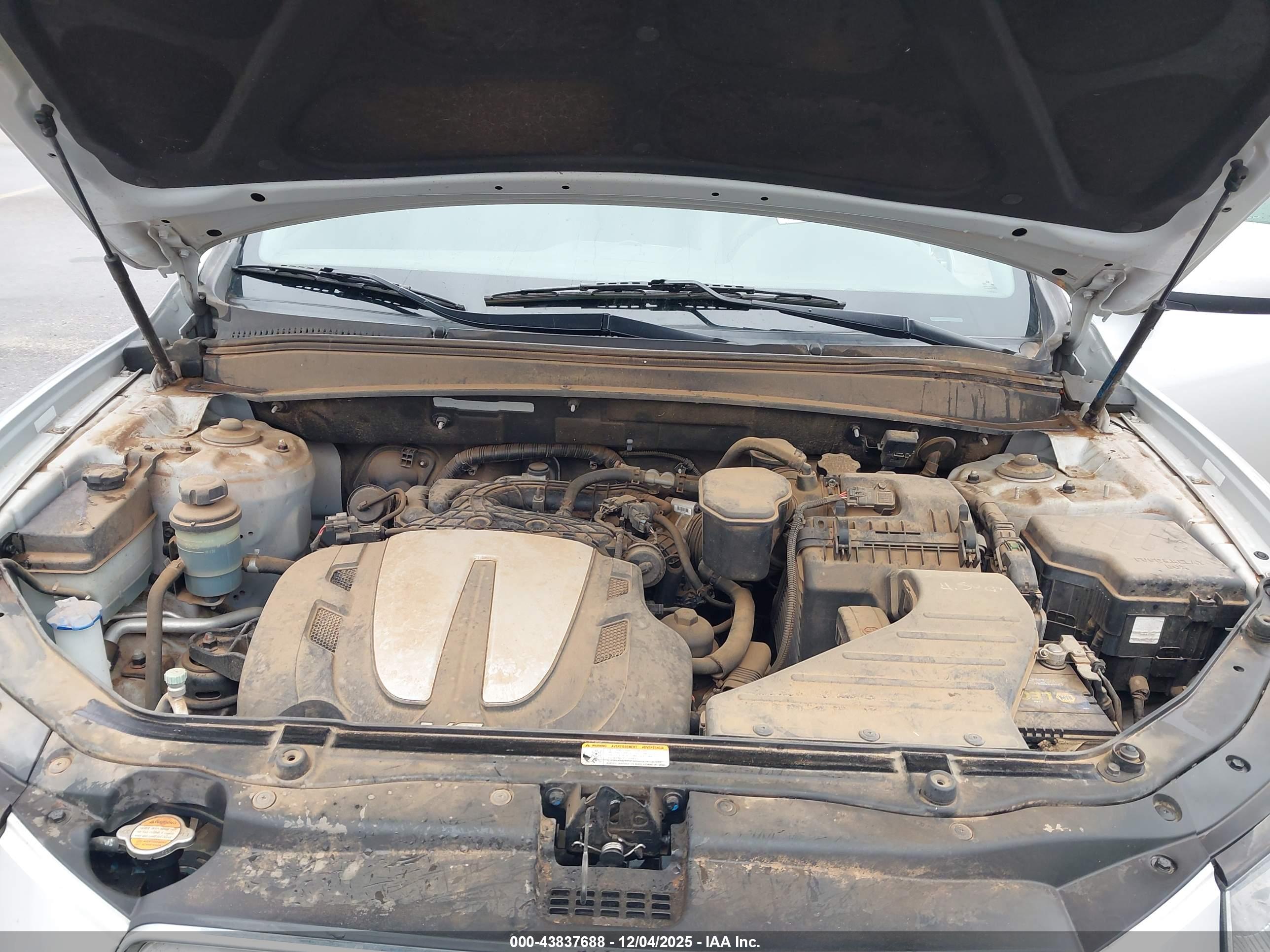 HYUNDAI SANTA image 10