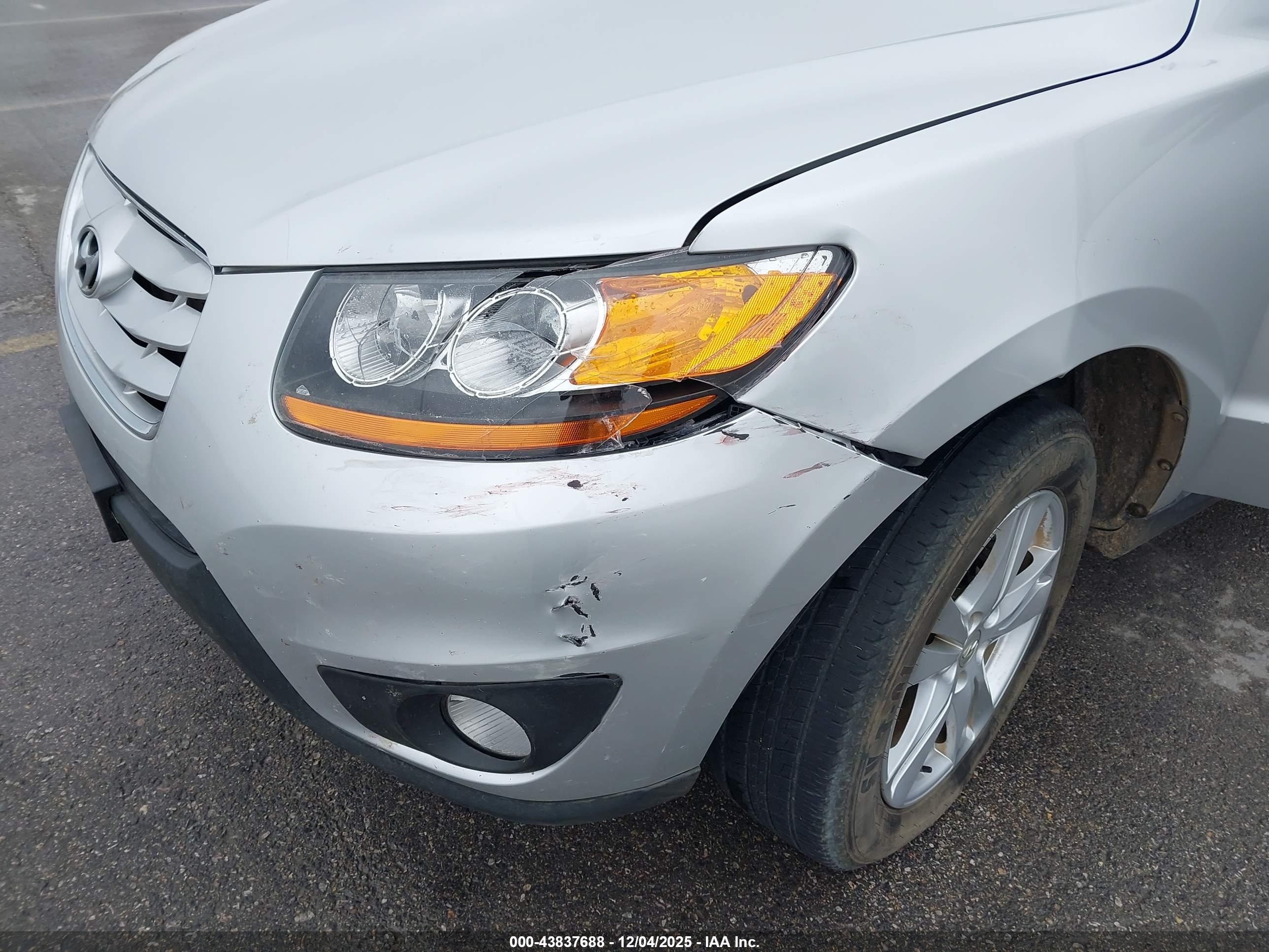 HYUNDAI SANTA image 6