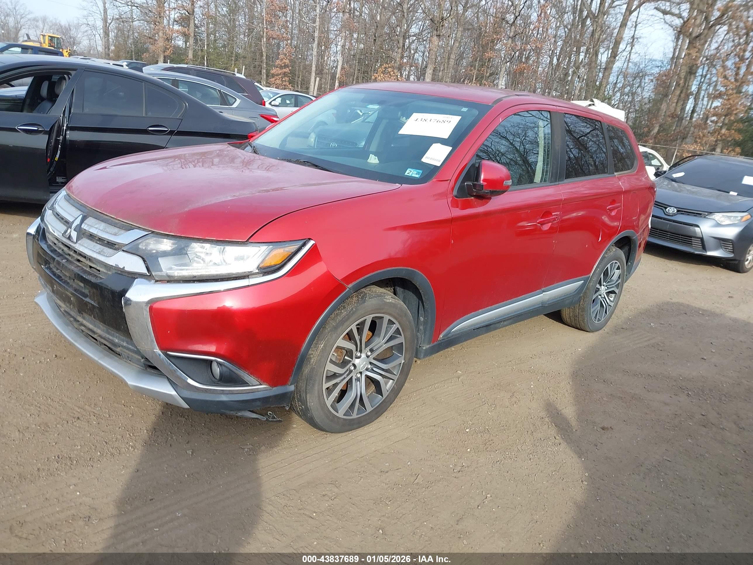 MITSUBISHI OUTLANDER image 2