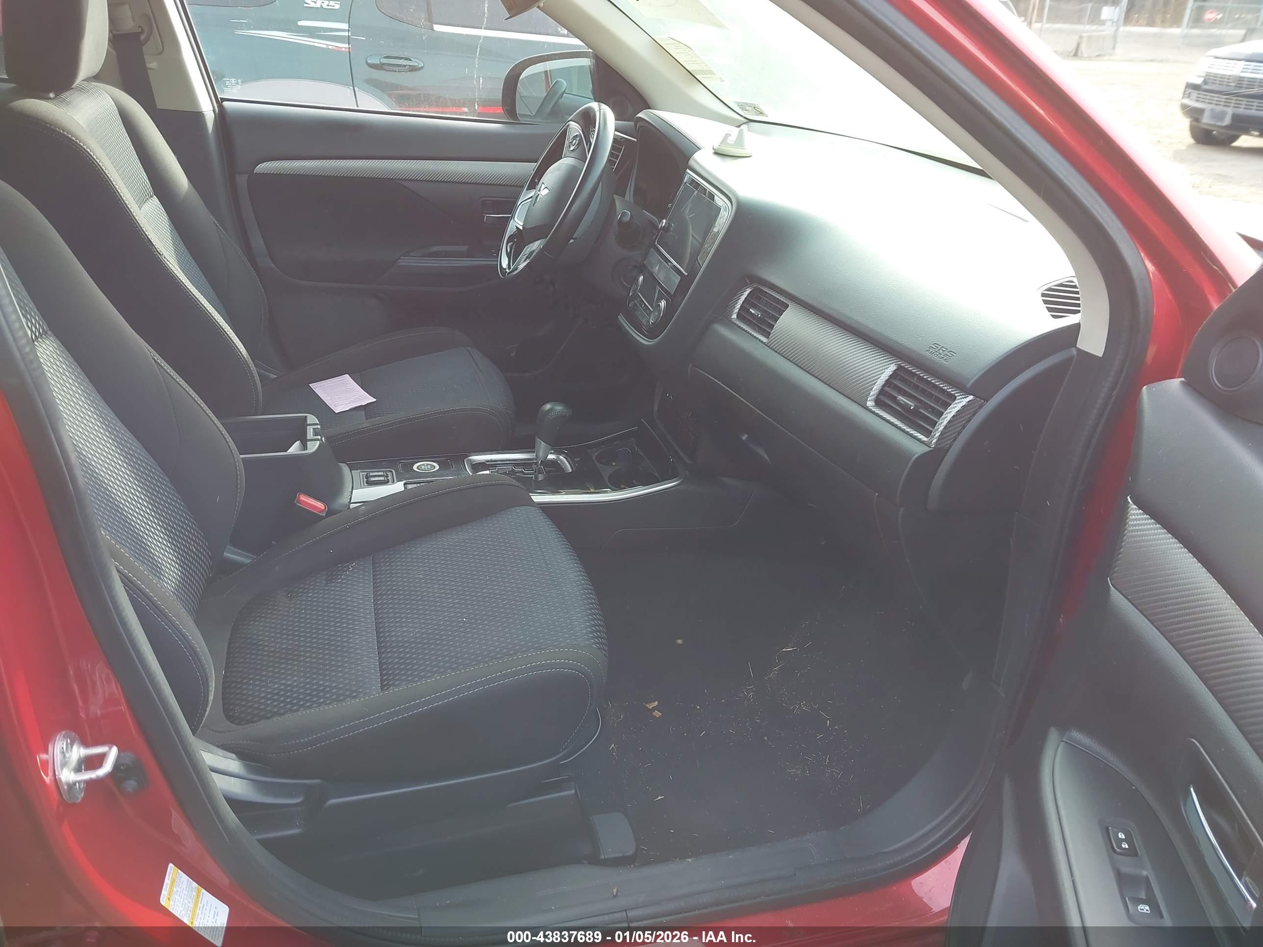 MITSUBISHI OUTLANDER image 5