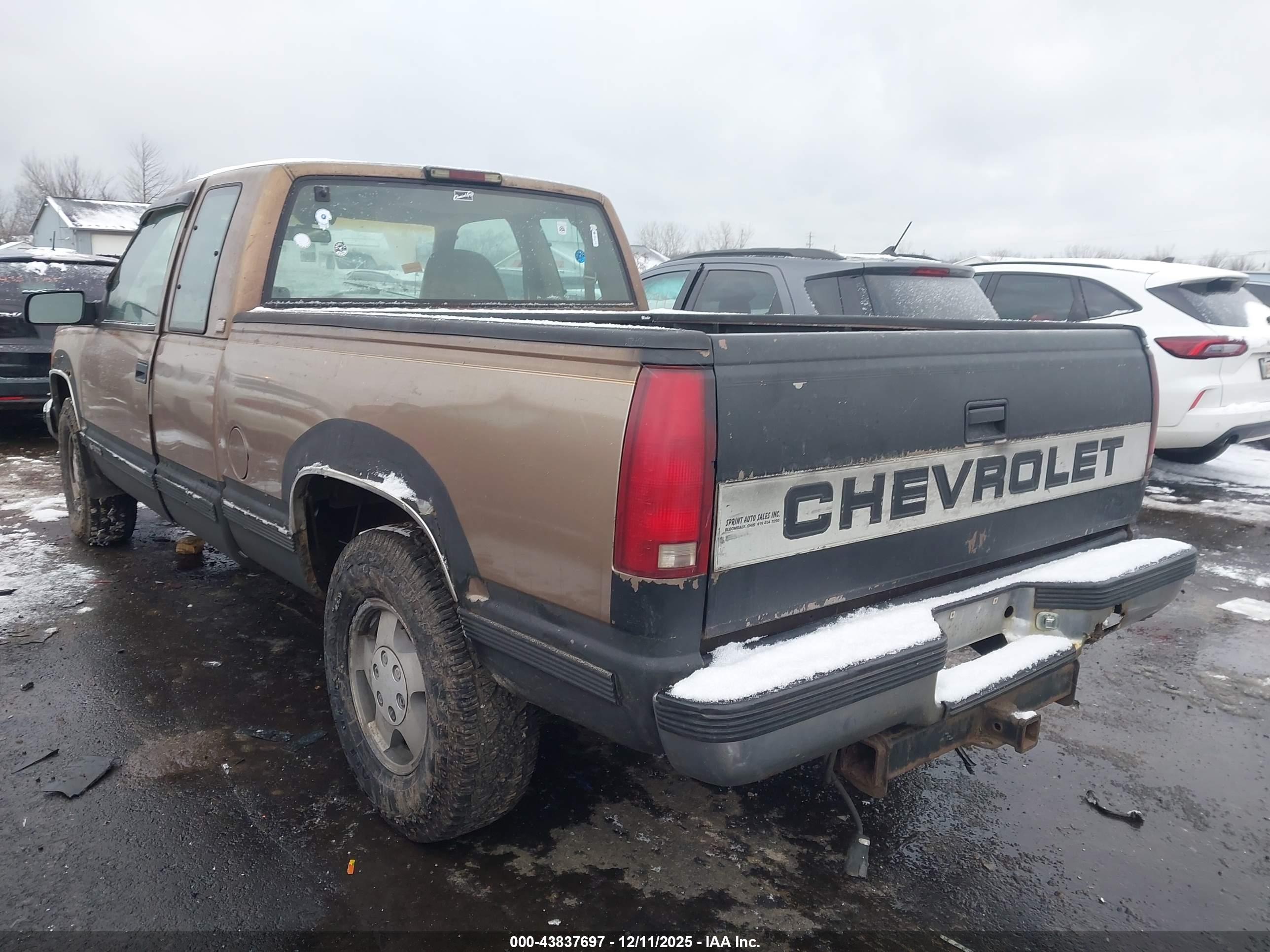 CHEVROLET GMT-400 image 3