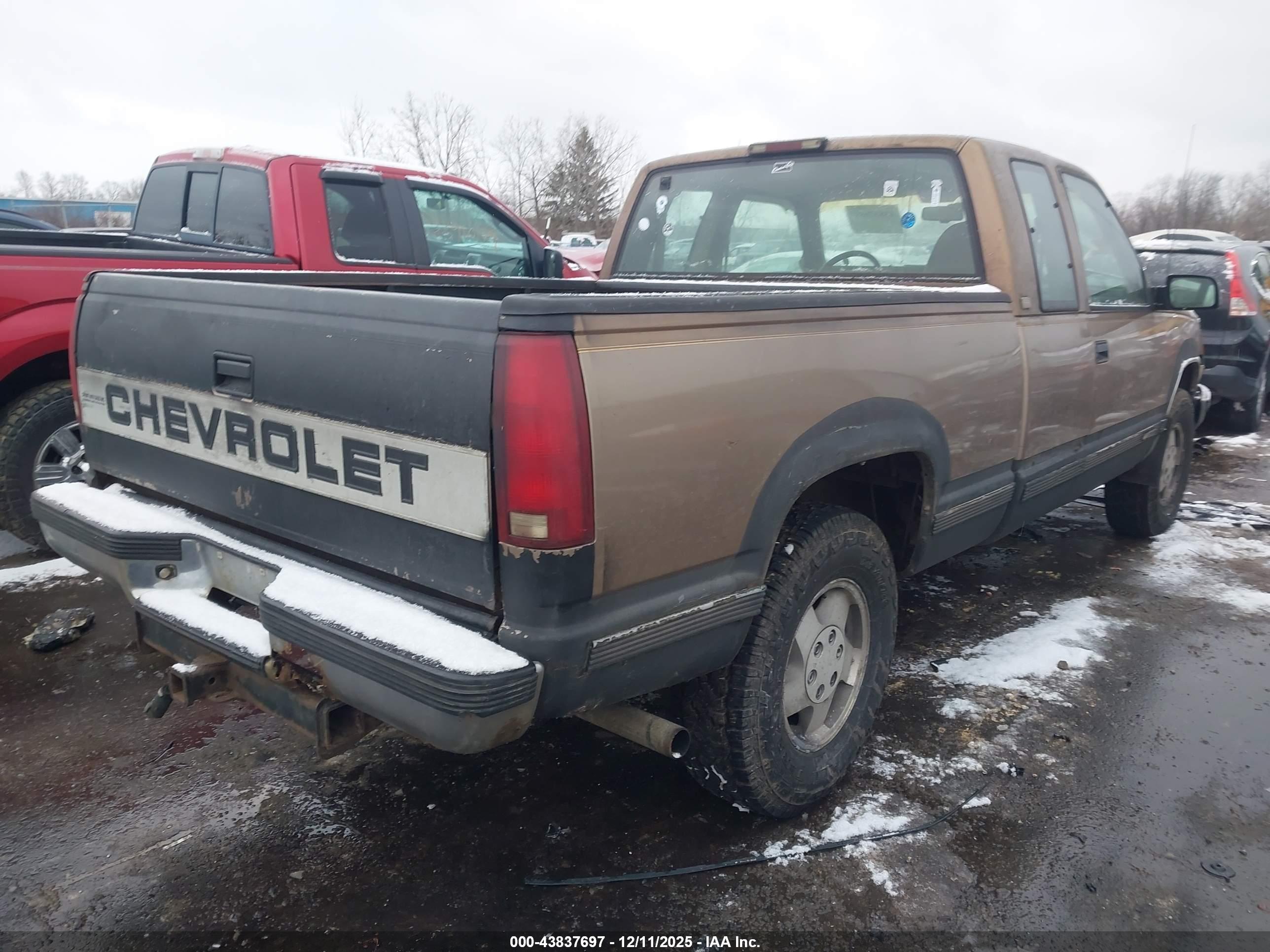 CHEVROLET GMT-400 image 4