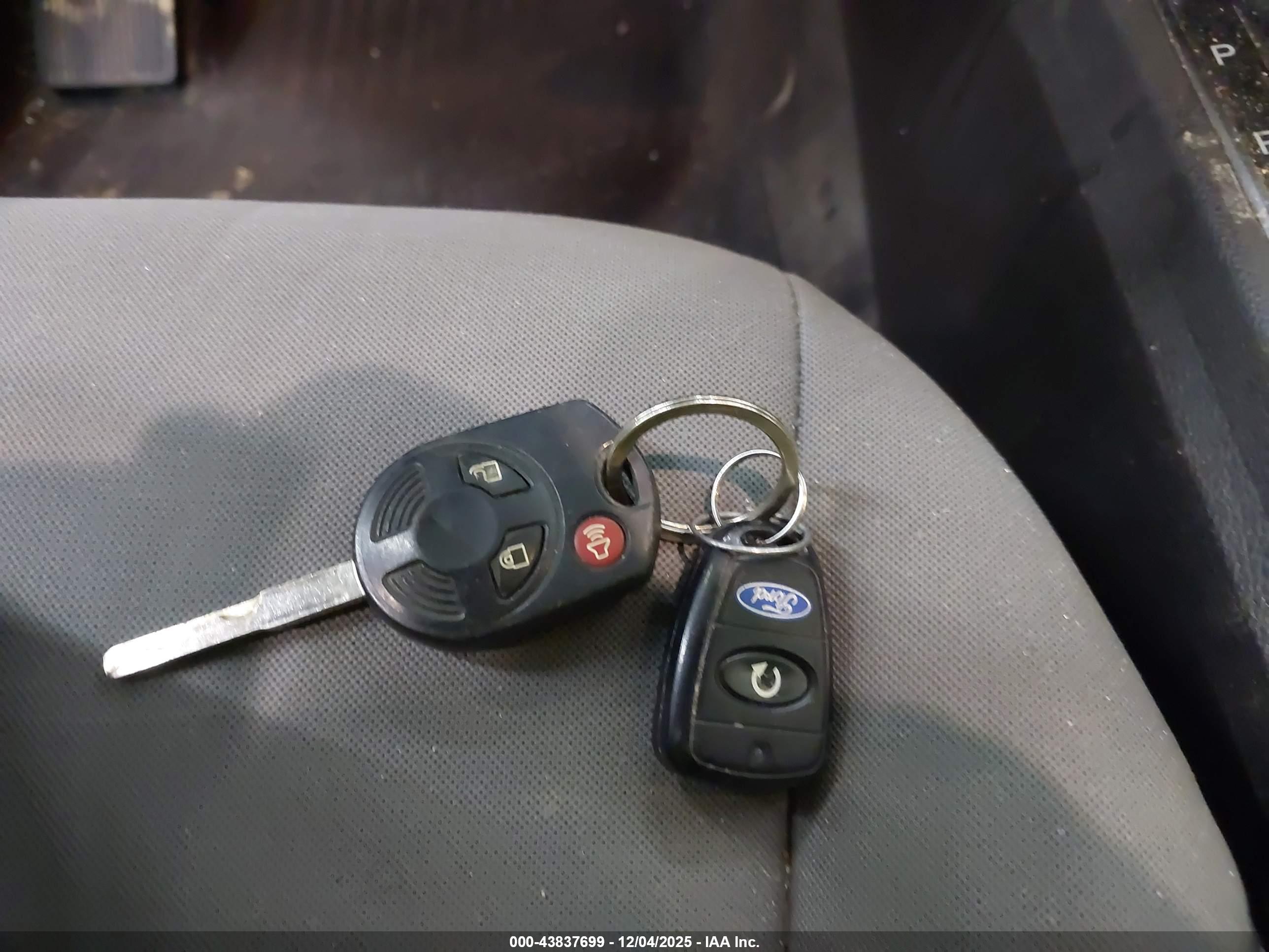 FORD ESCAPE image 11