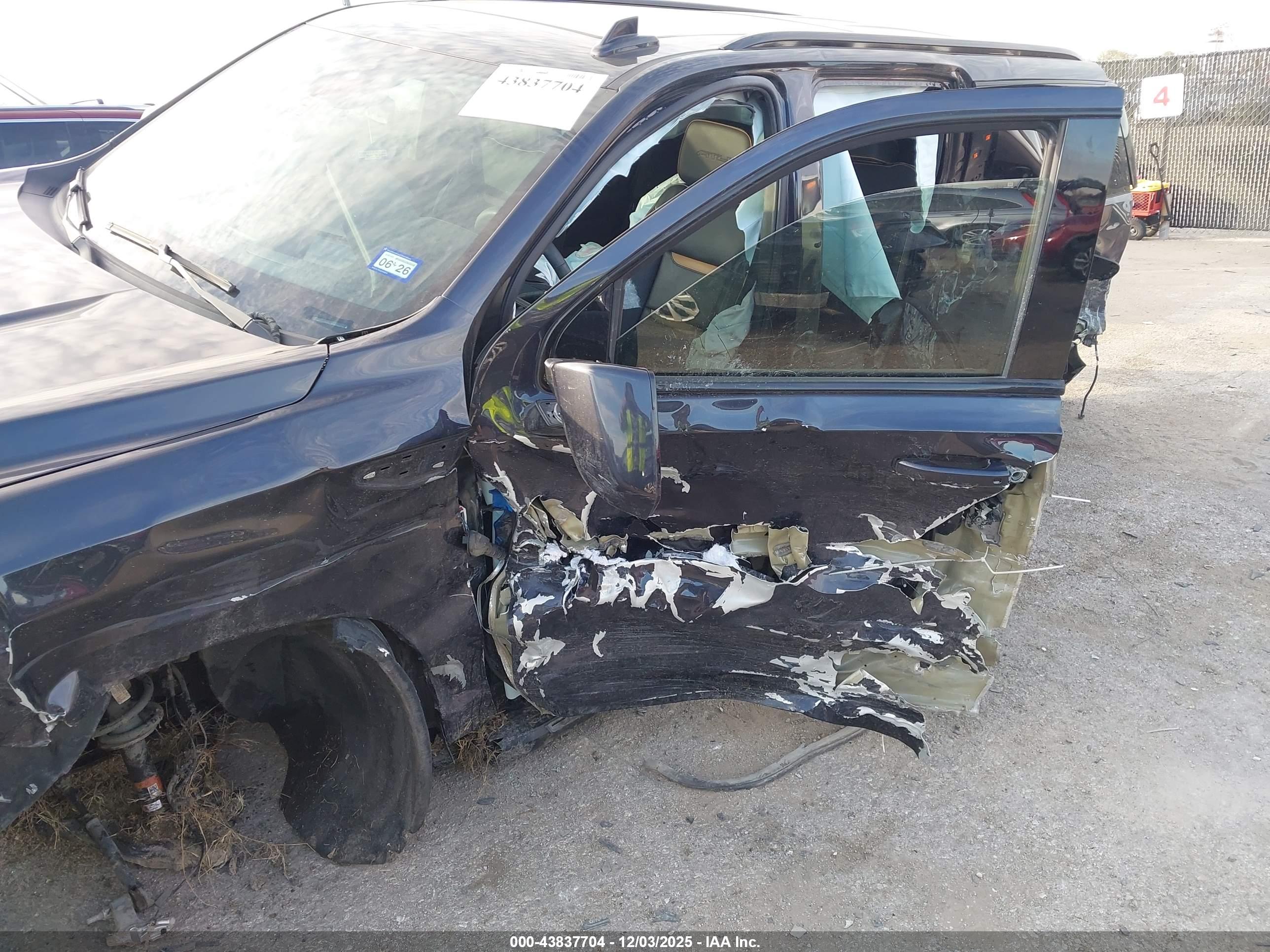 GMC YUKON image 6