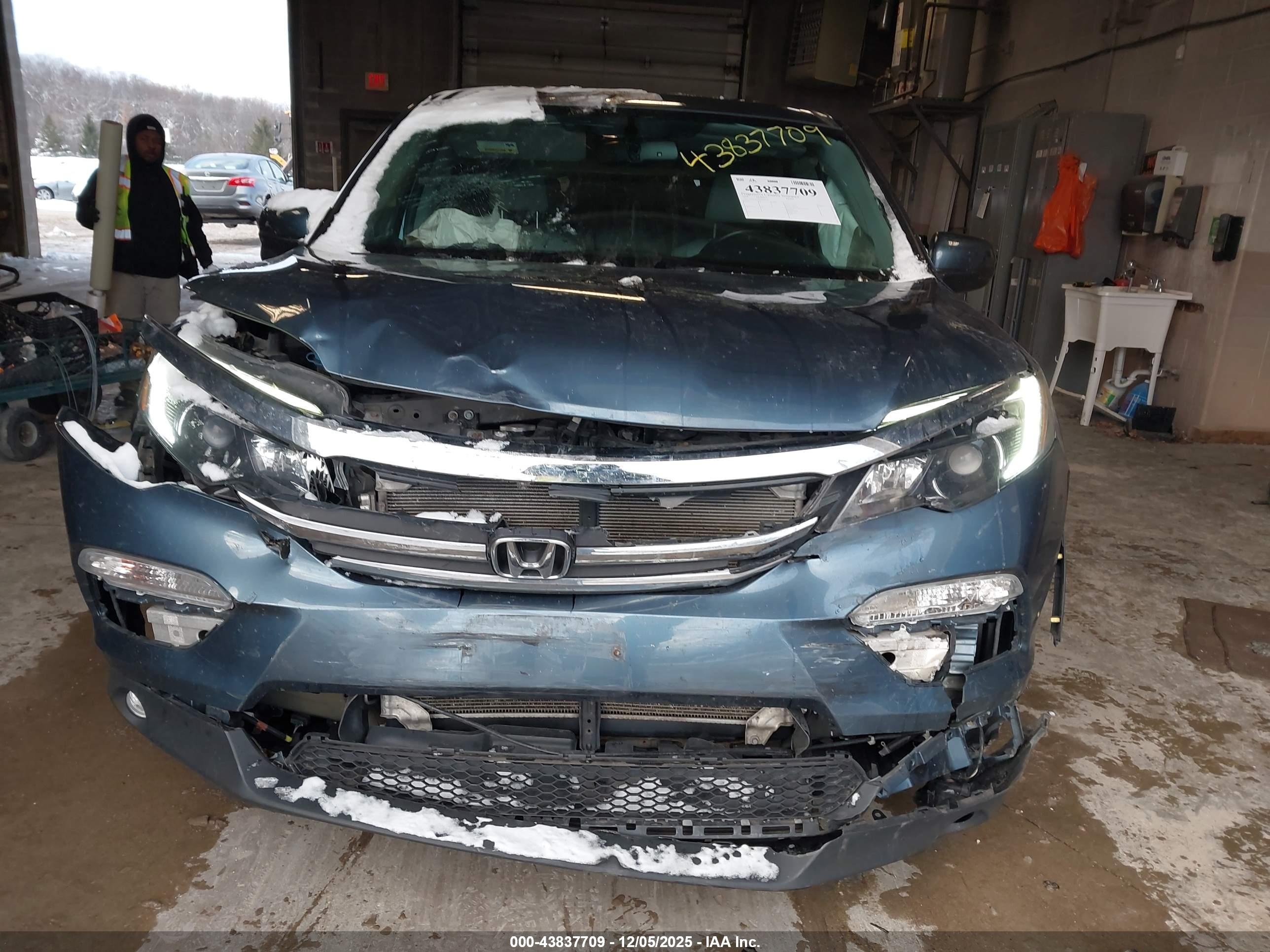 HONDA PILOT image 6