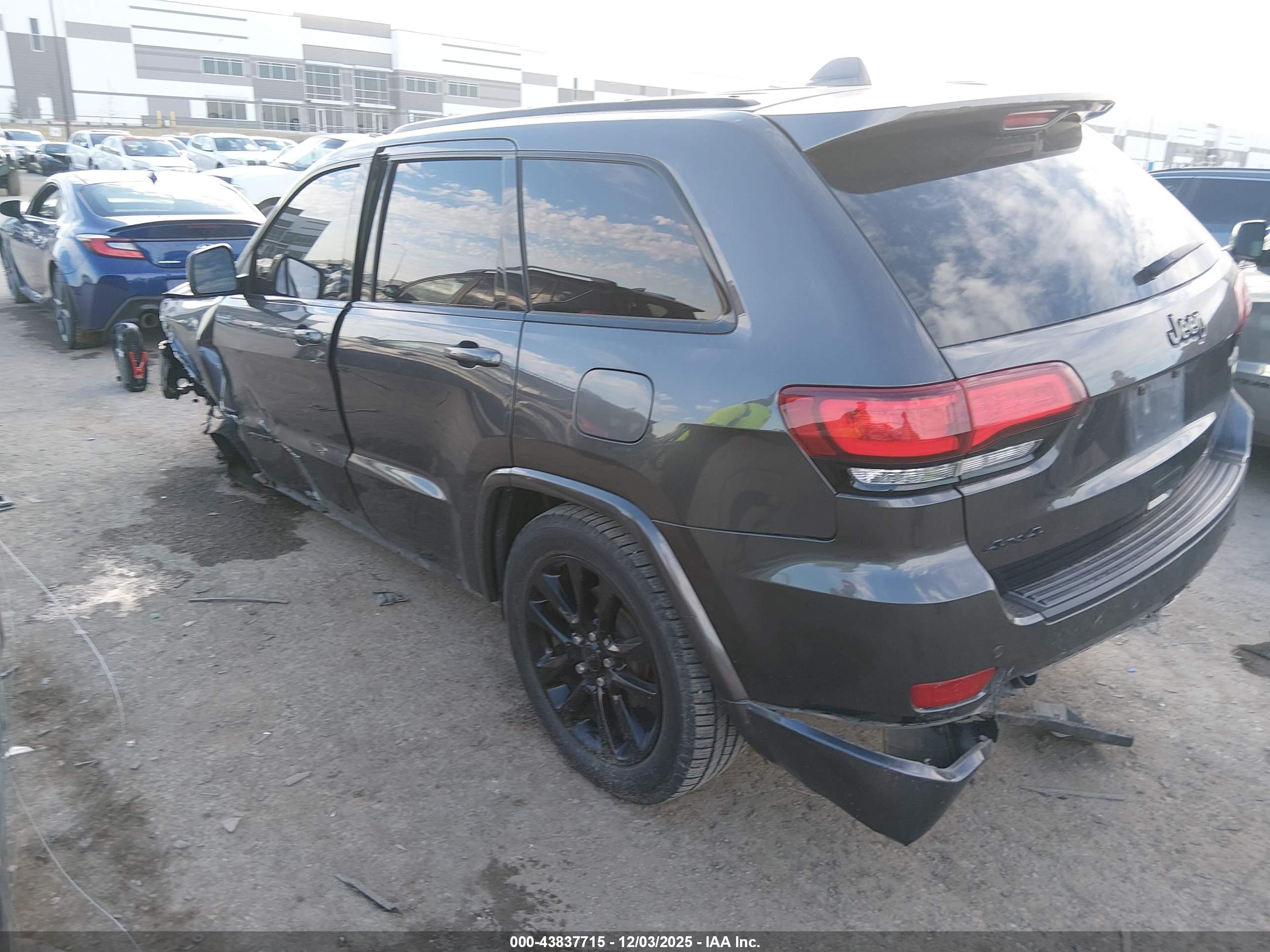 JEEP GRAND image 3