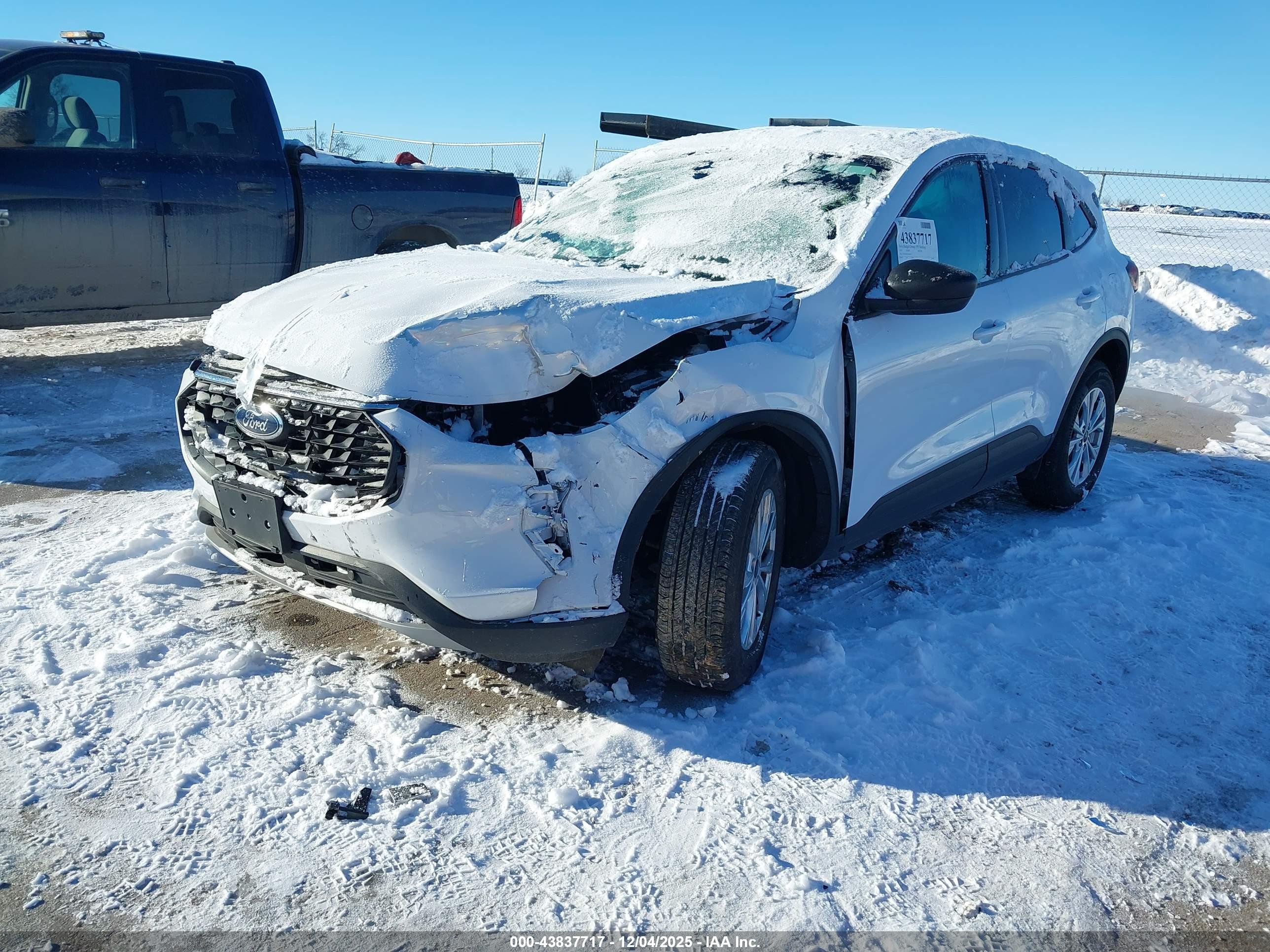 FORD ESCAPE image 2