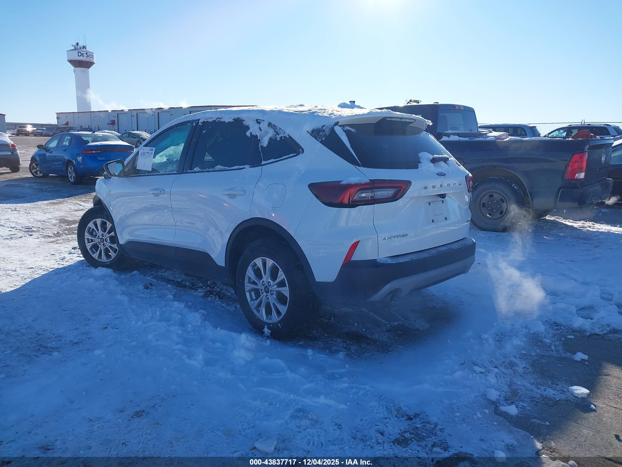 FORD ESCAPE image 3