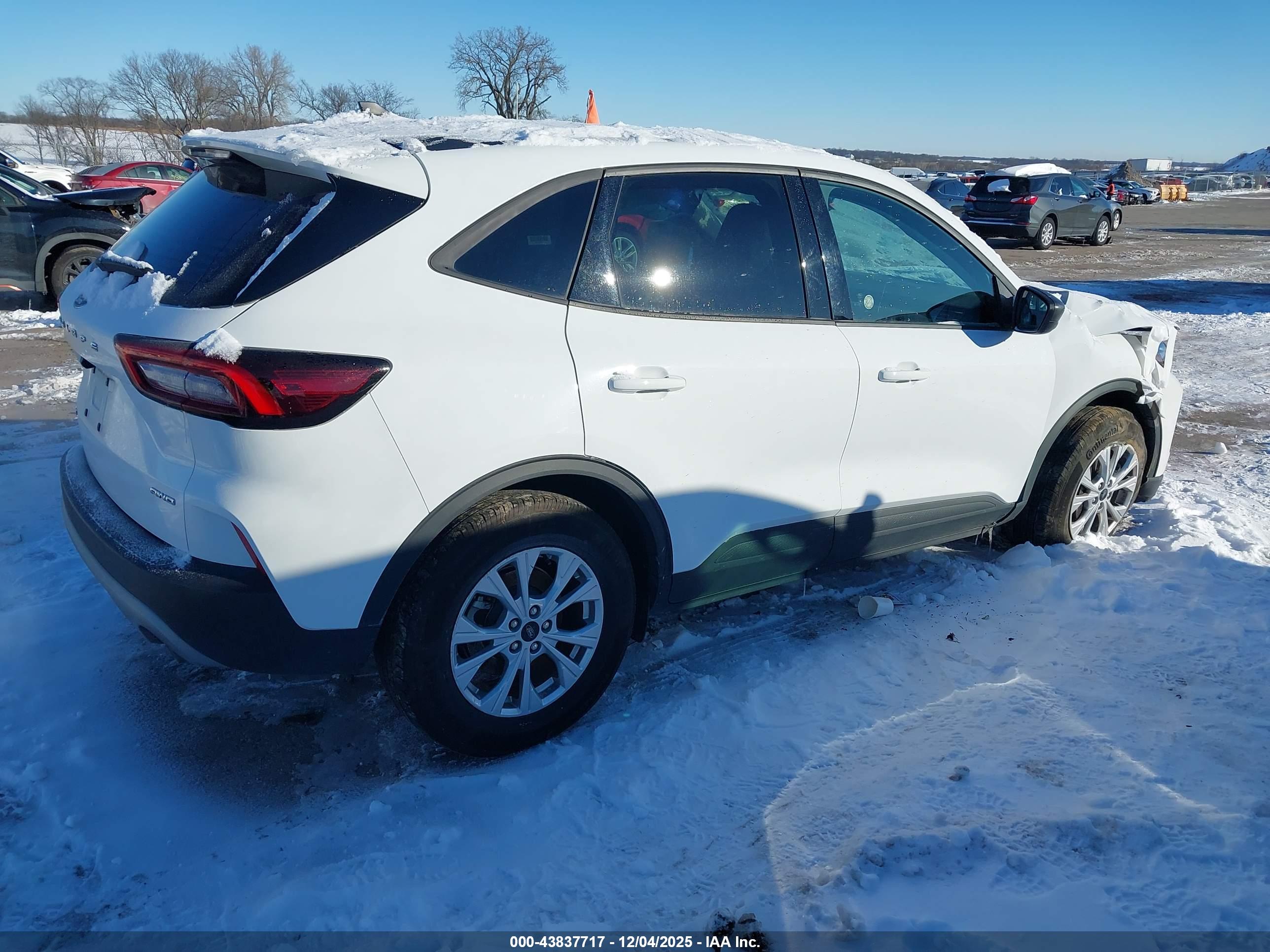 FORD ESCAPE image 4