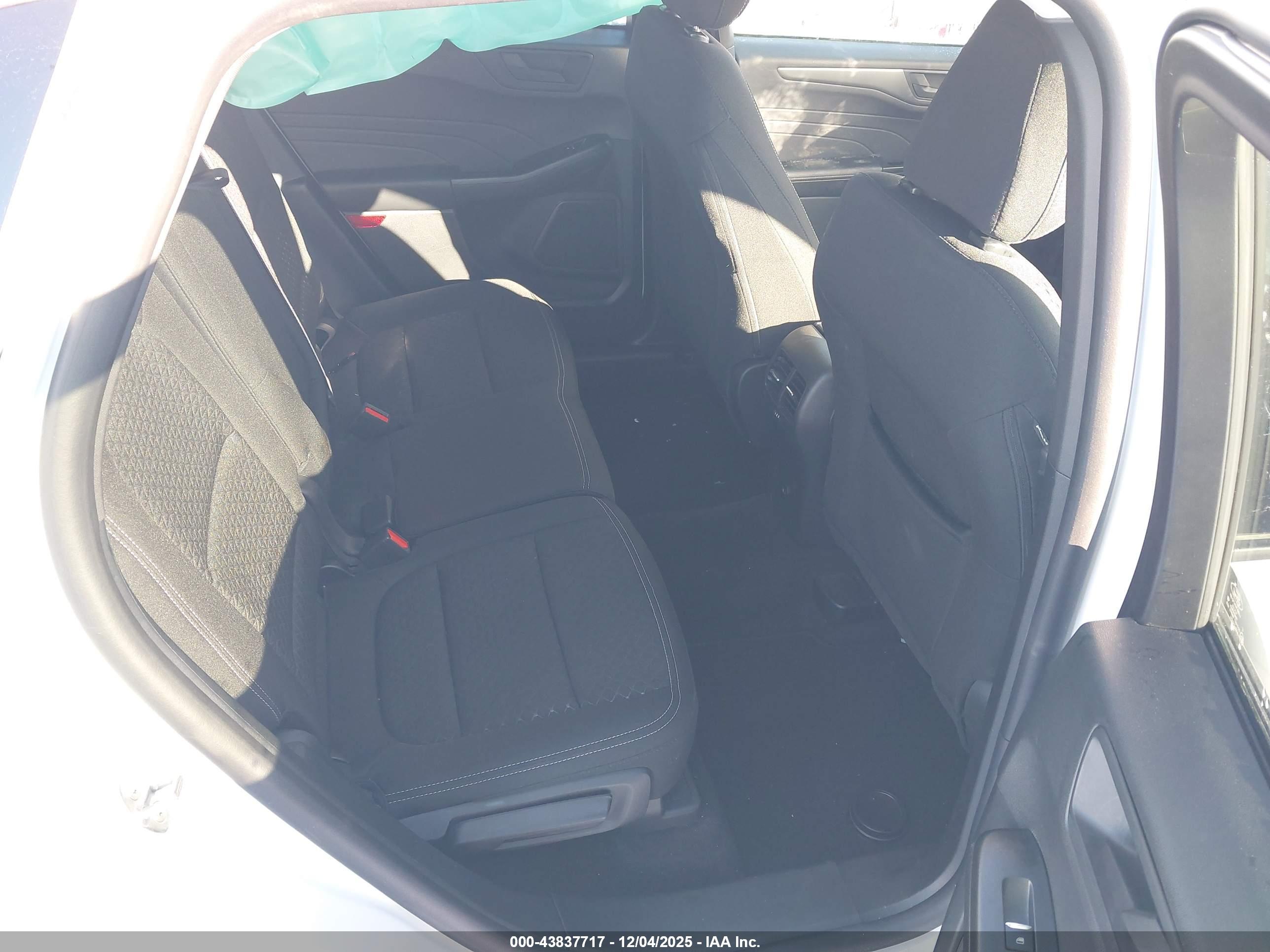 FORD ESCAPE image 8