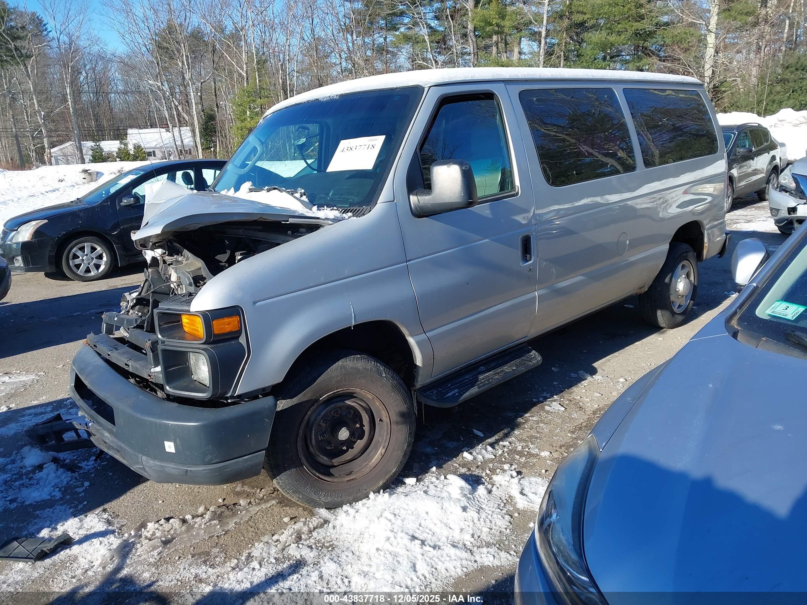 FORD E-150 image 2