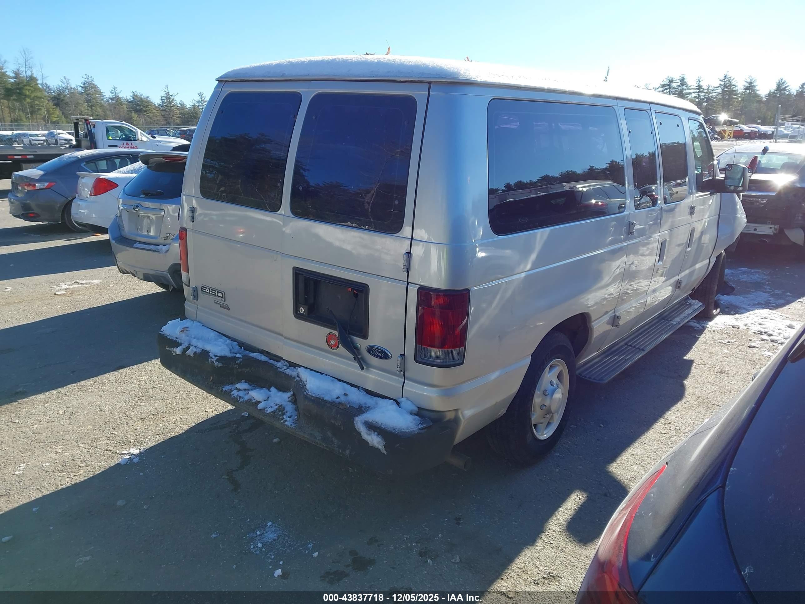 FORD E-150 image 4