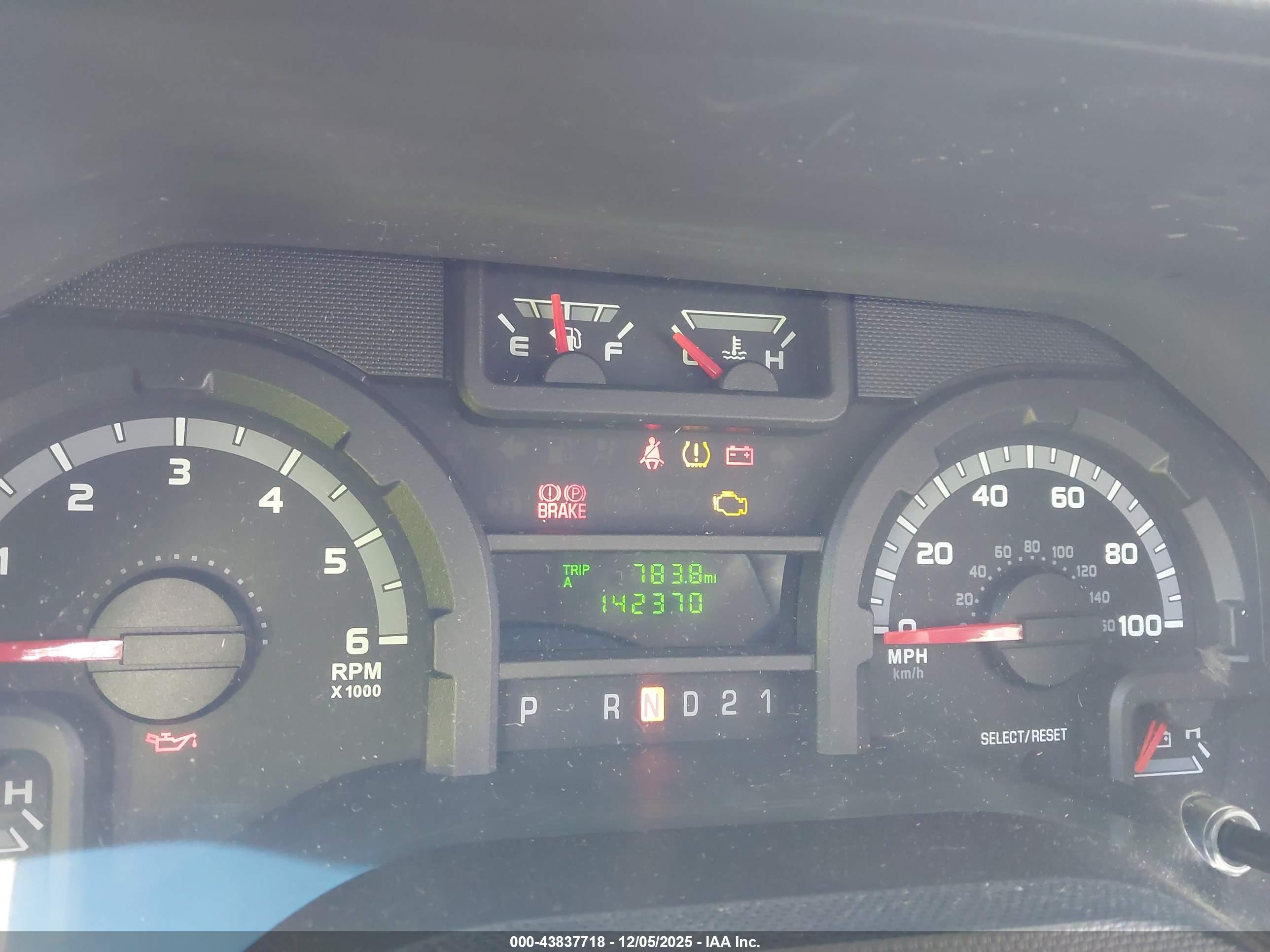 FORD E-150 image 7