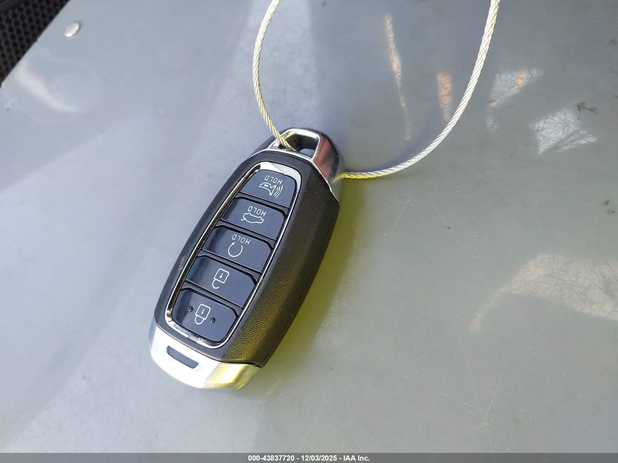 HYUNDAI ELANTRA image 11