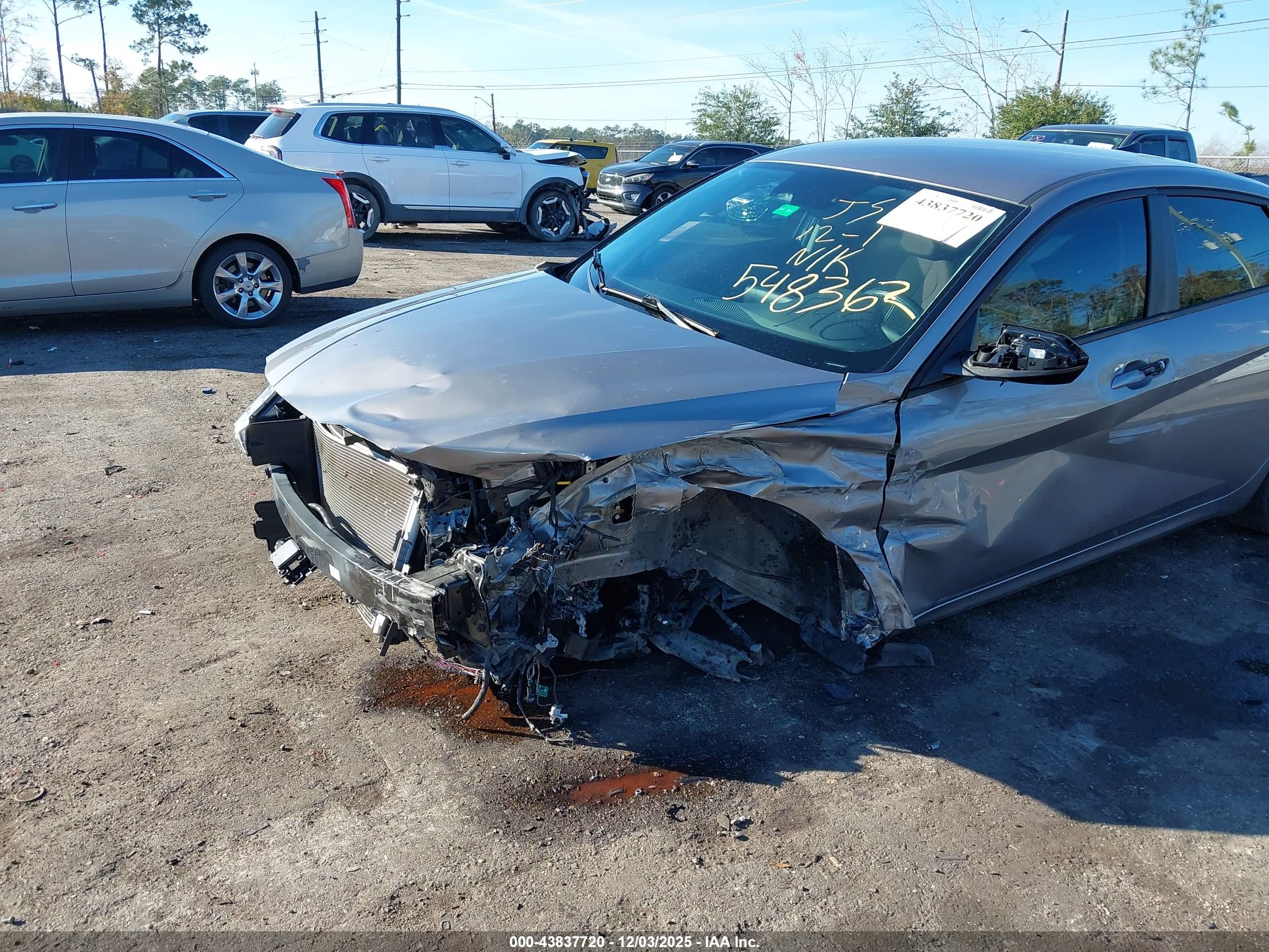 HYUNDAI ELANTRA image 6