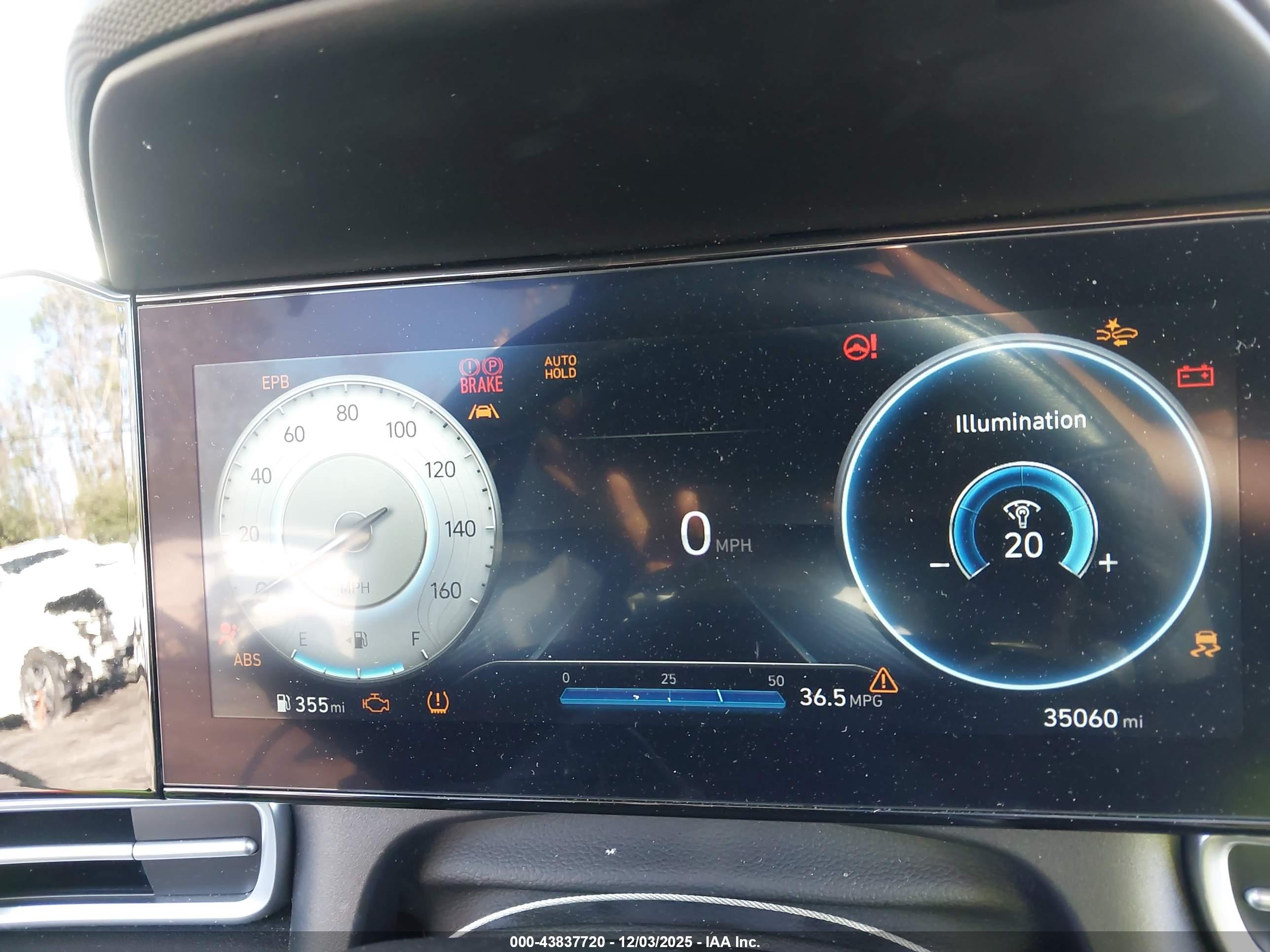 HYUNDAI ELANTRA image 7