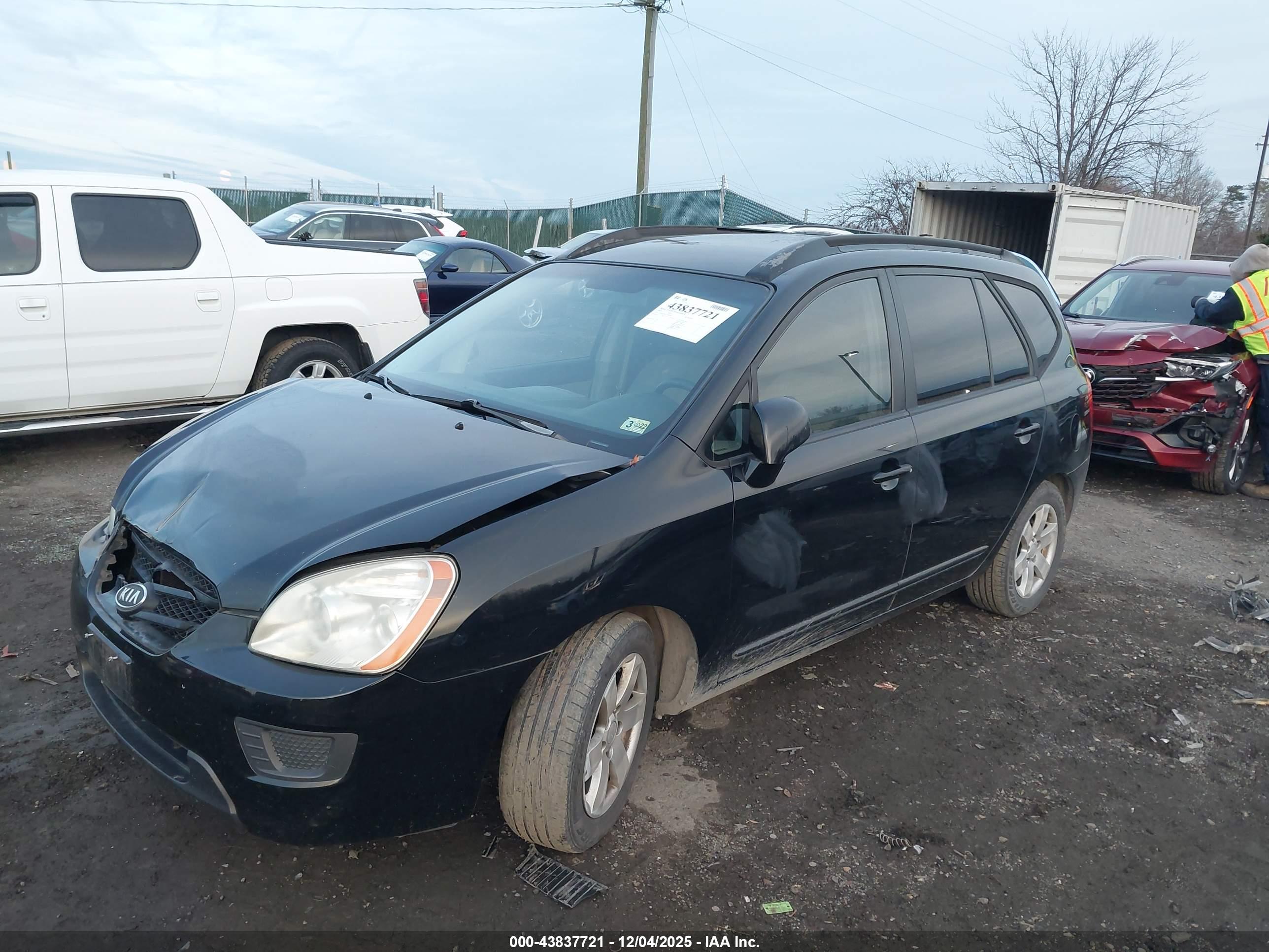 KIA RONDO image 2