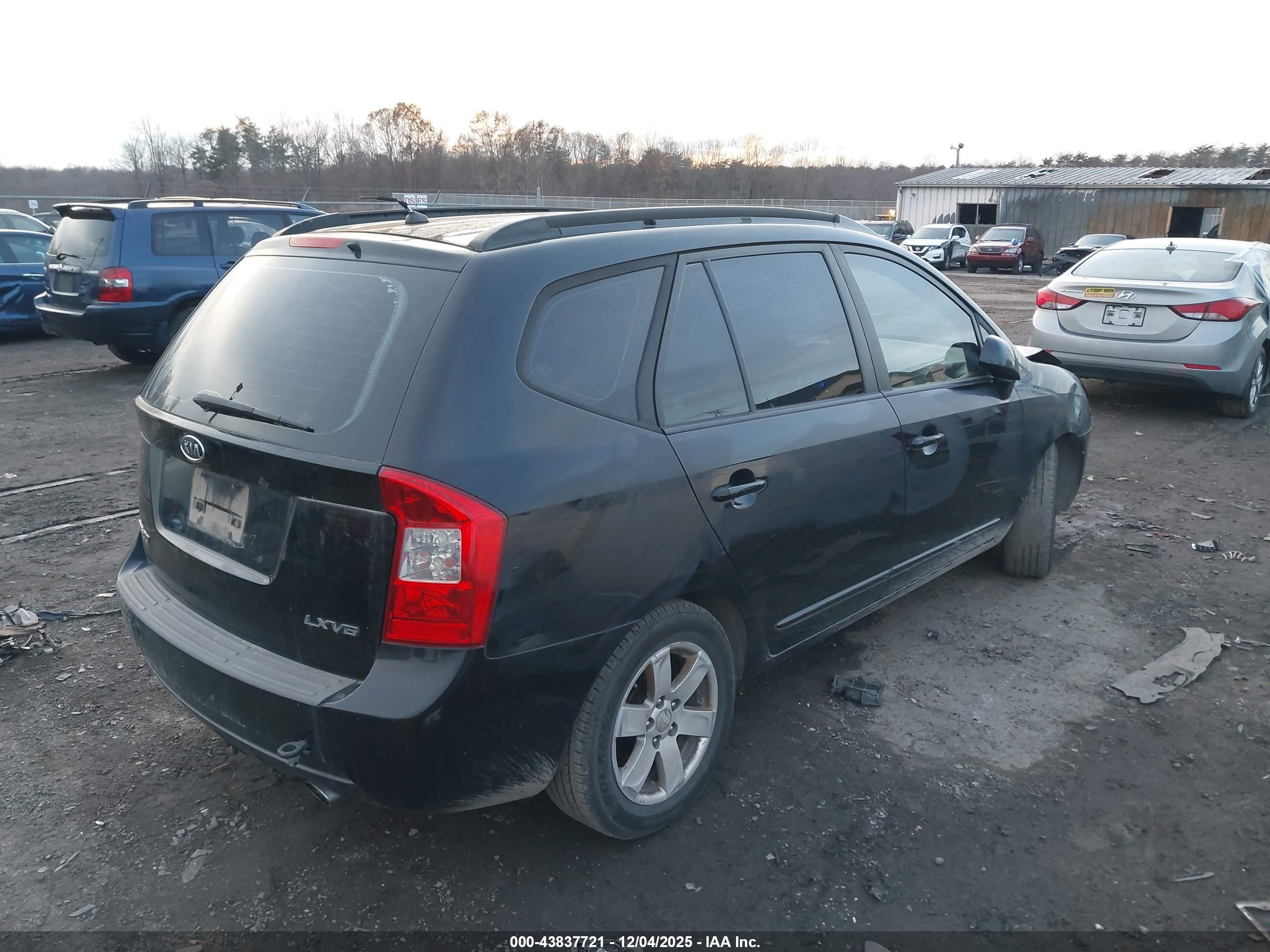 KIA RONDO image 4