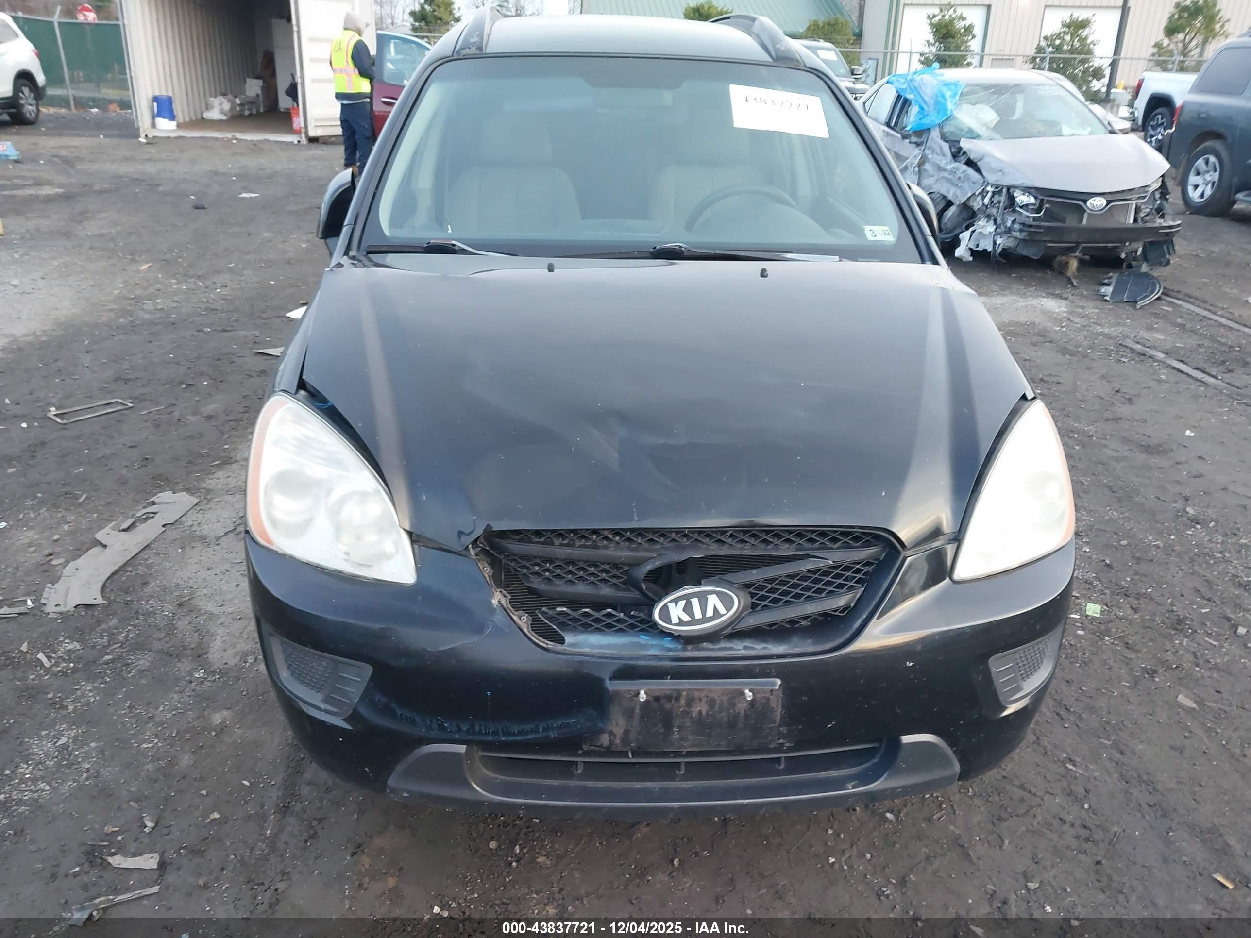 KIA RONDO image 6