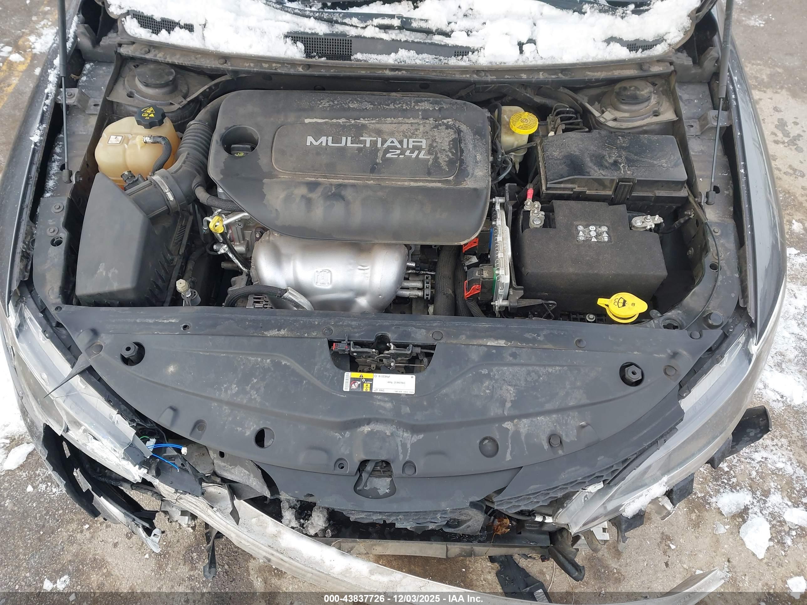 CHRYSLER 200 image 10