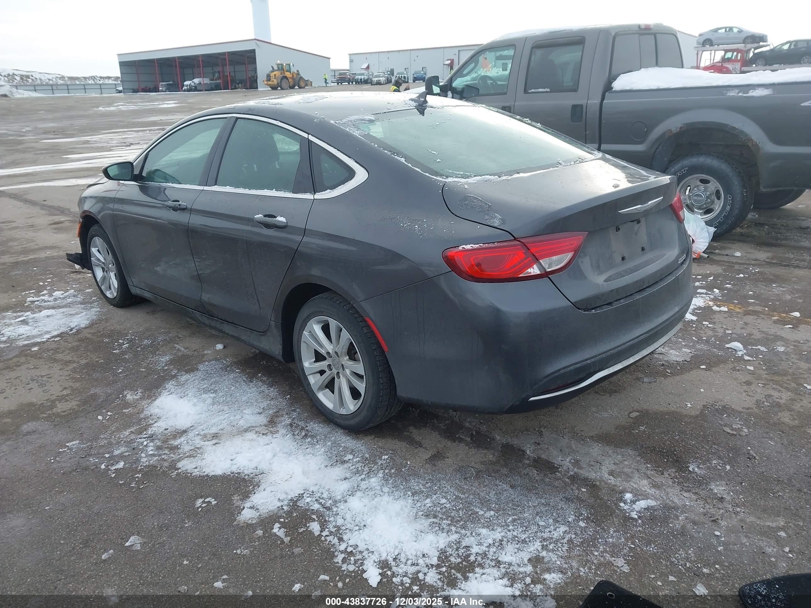 CHRYSLER 200 image 3