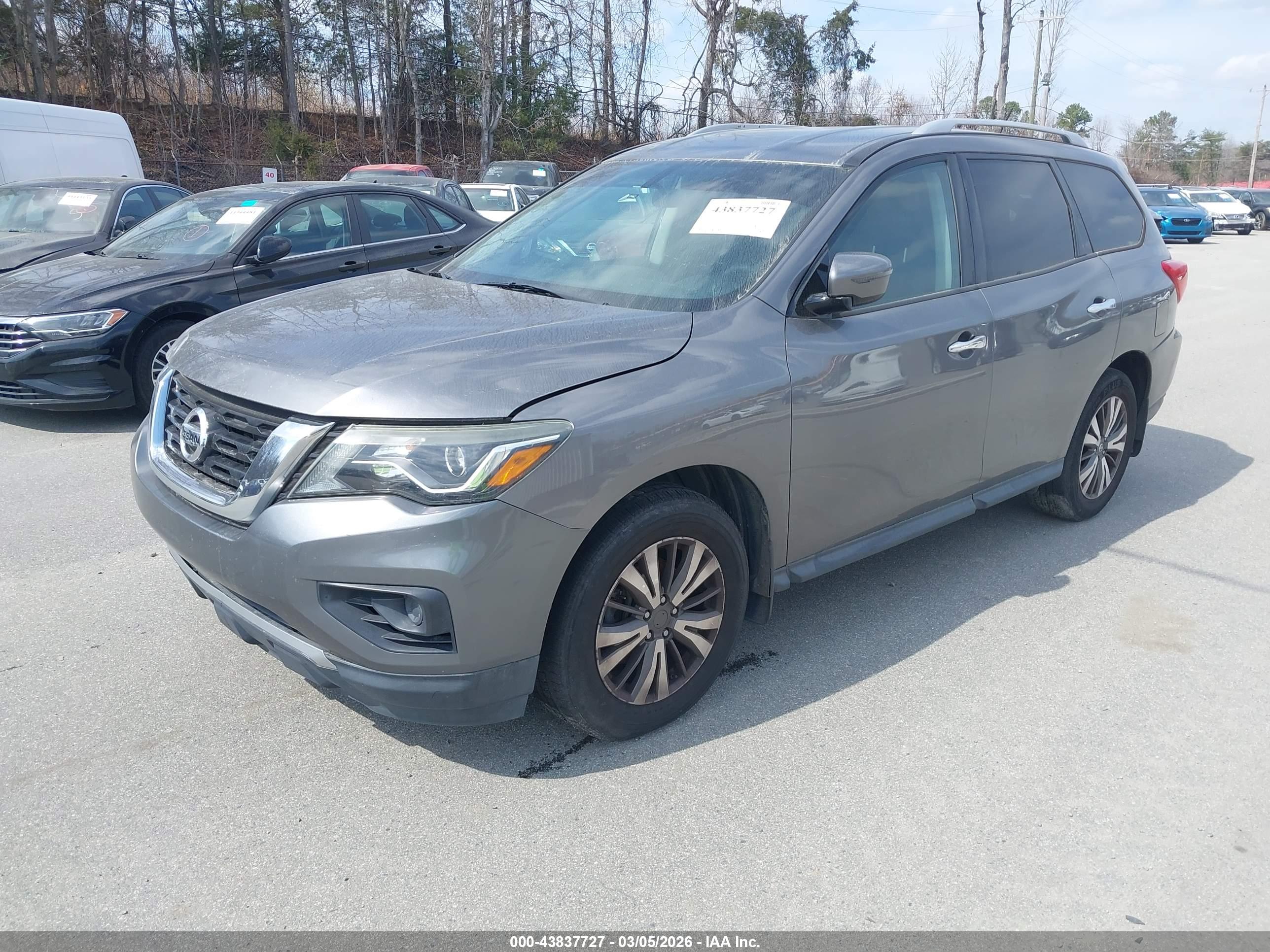 NISSAN PATHFINDER image 2