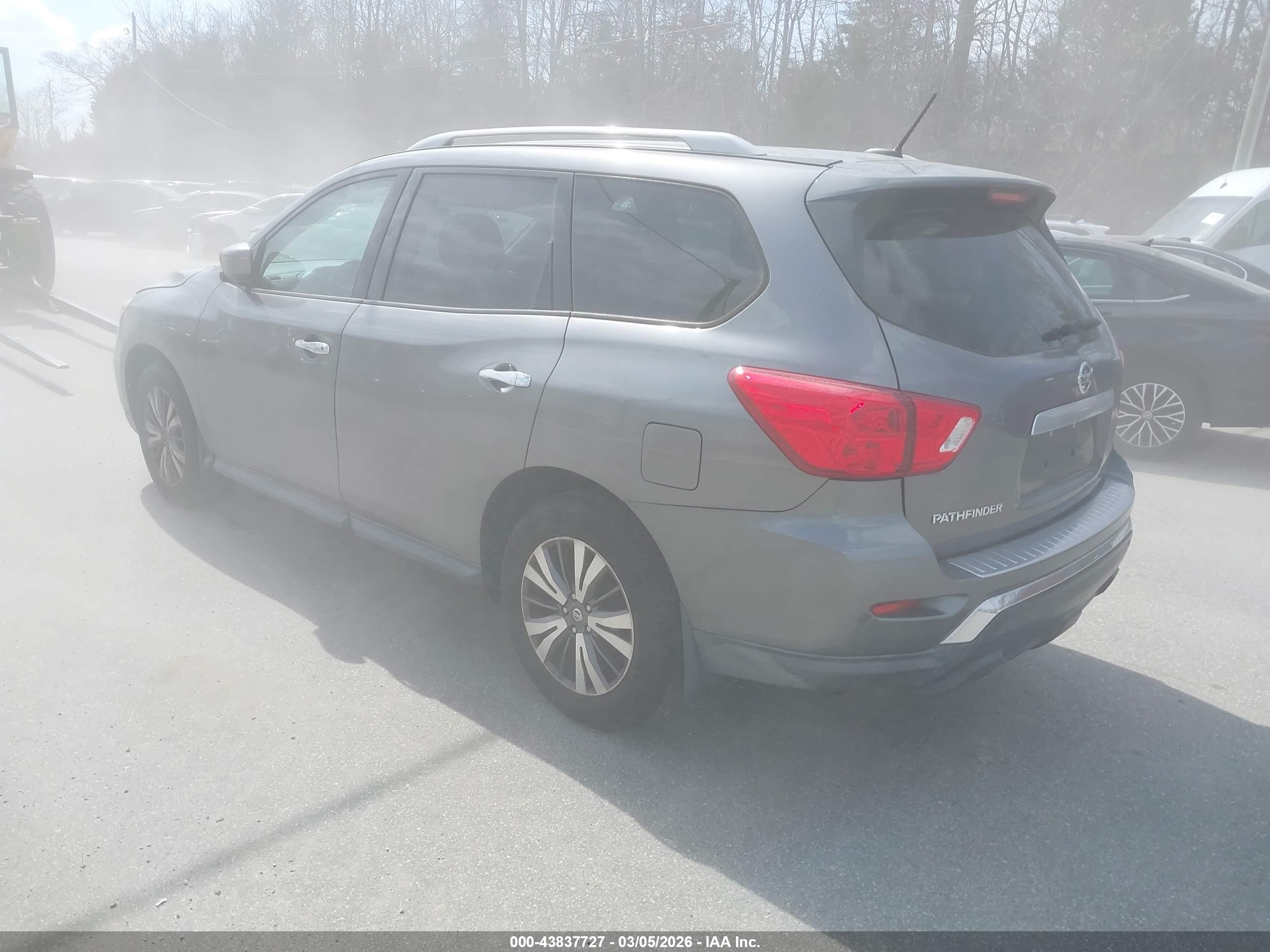 NISSAN PATHFINDER image 3
