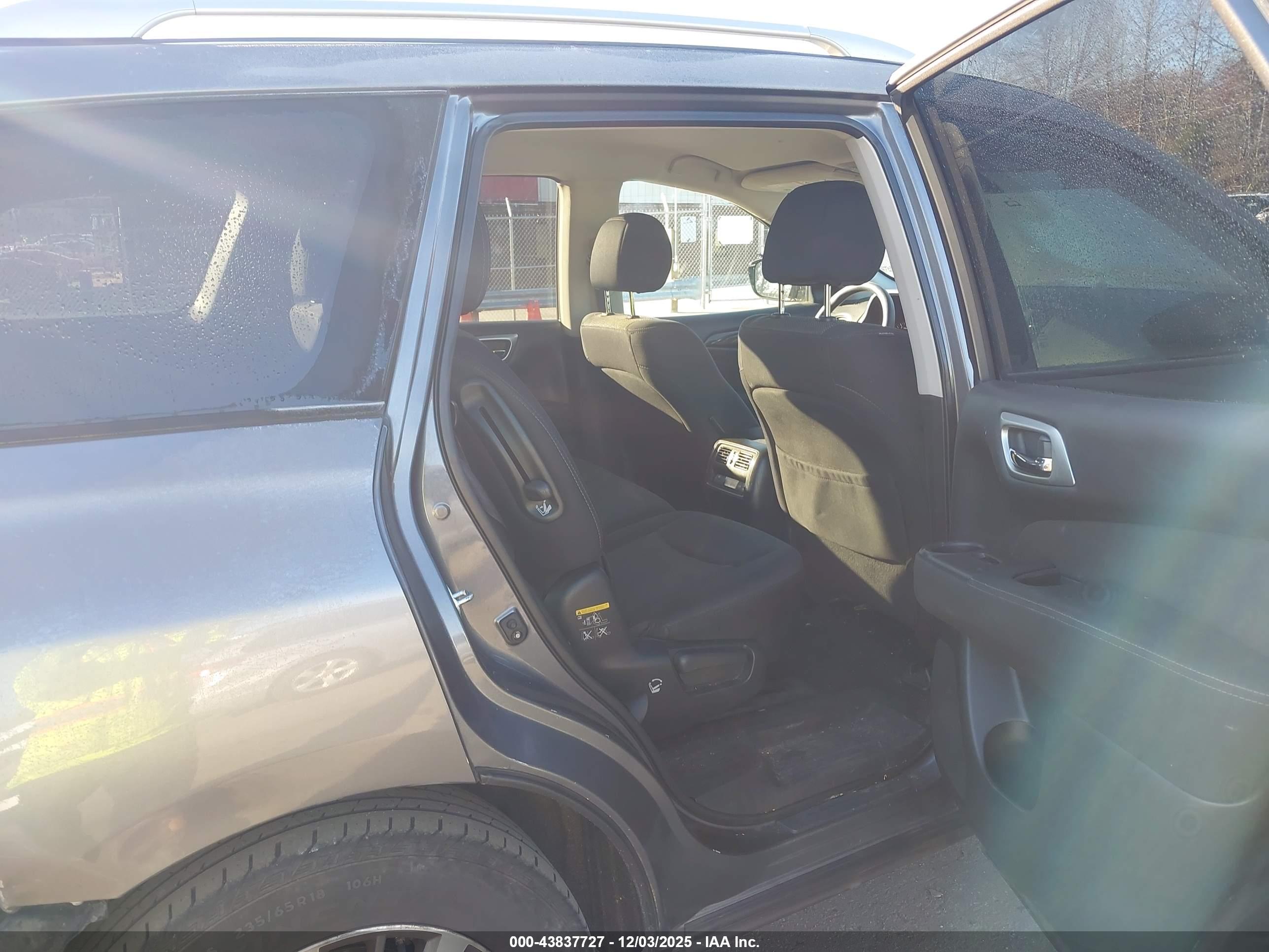 NISSAN PATHFINDER image 8