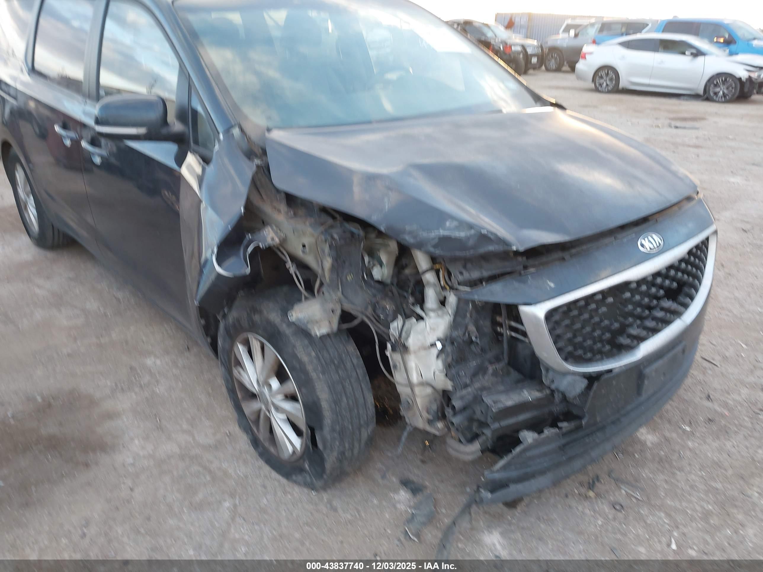 KIA SEDONA image 6
