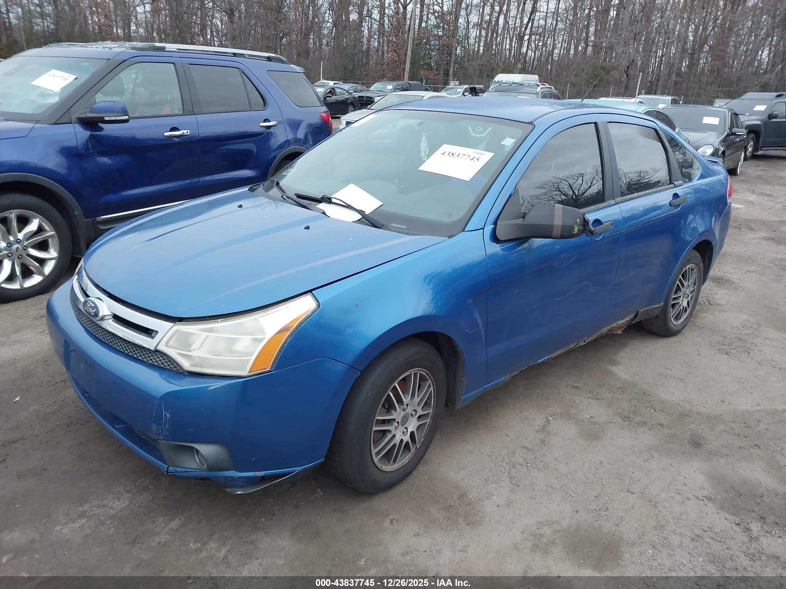 FORD FOCUS image 2