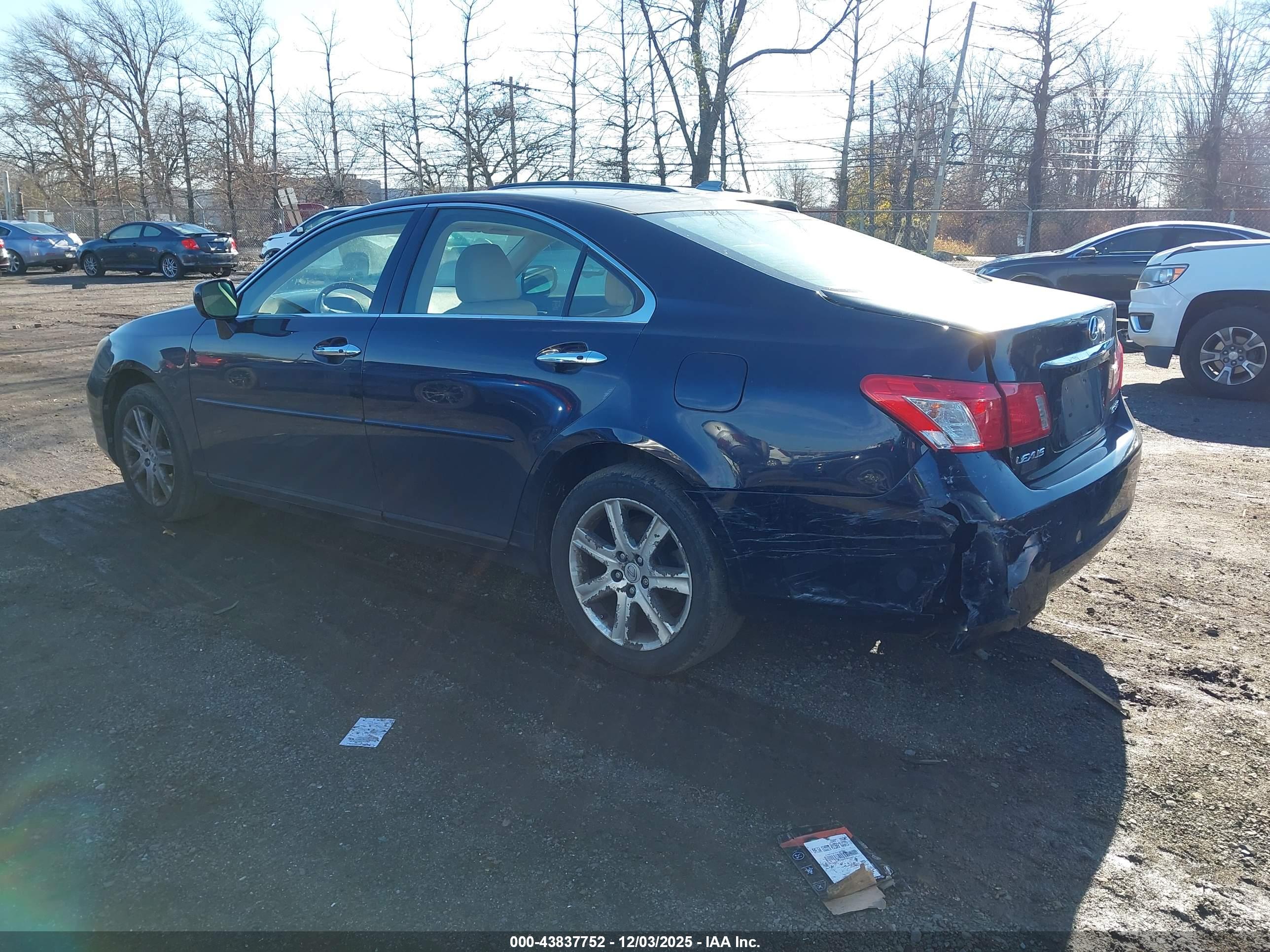 LEXUS ES image 3