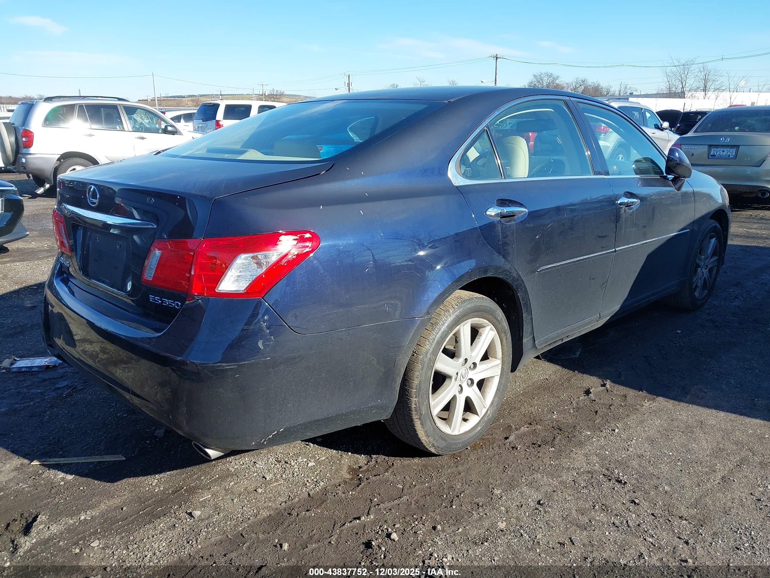 LEXUS ES image 4