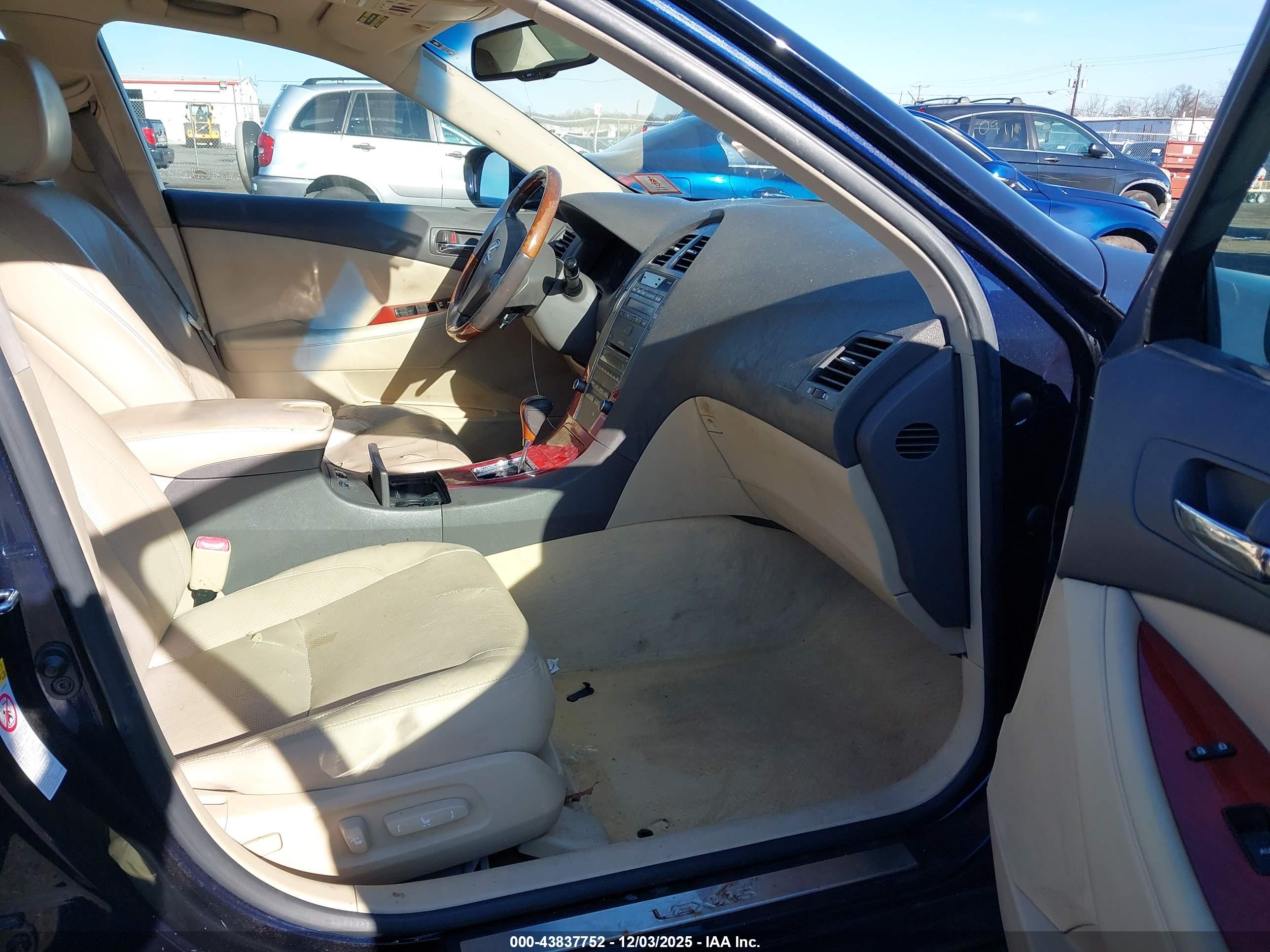 LEXUS ES image 5