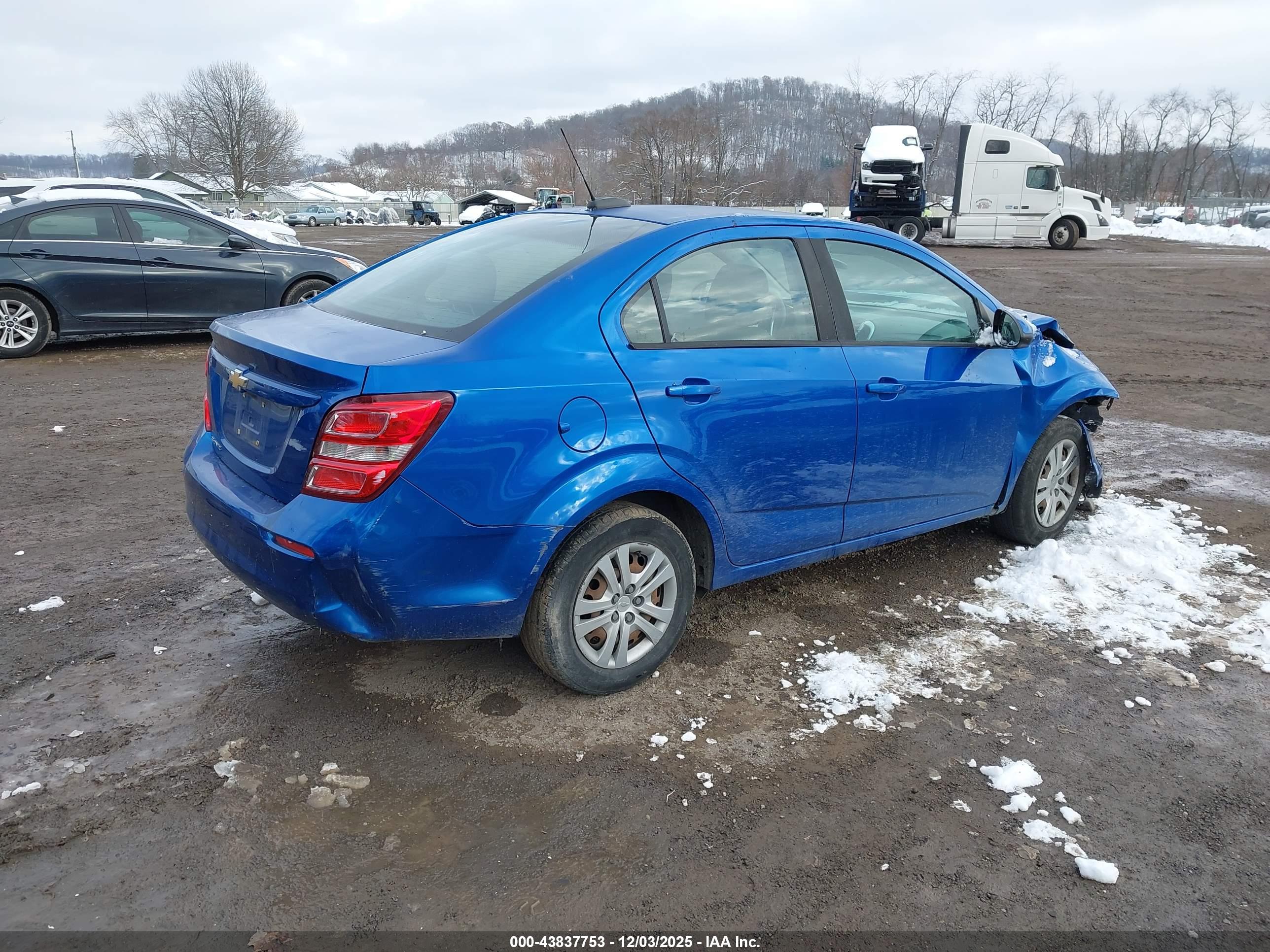 CHEVROLET SONIC image 4