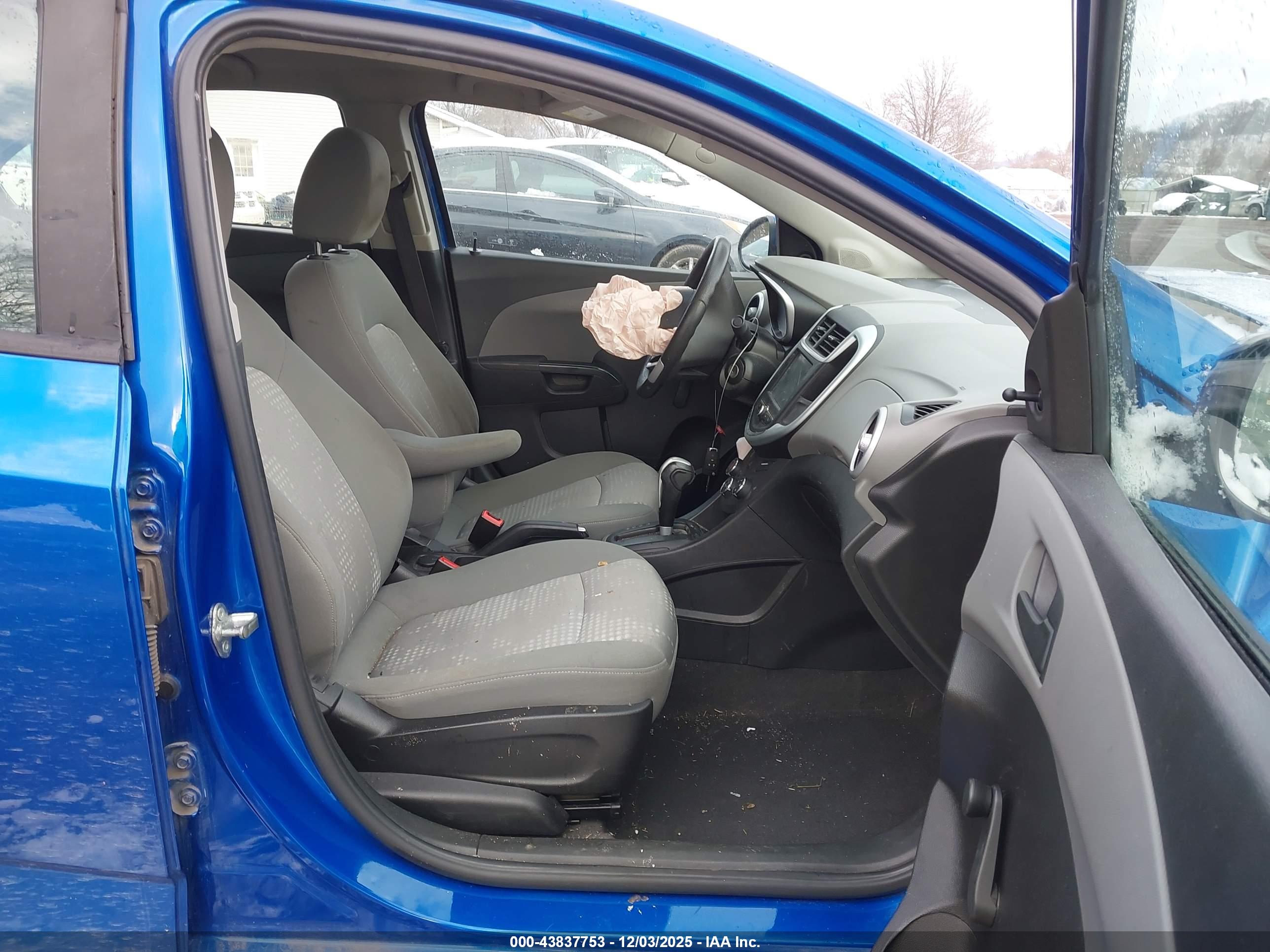 CHEVROLET SONIC image 5