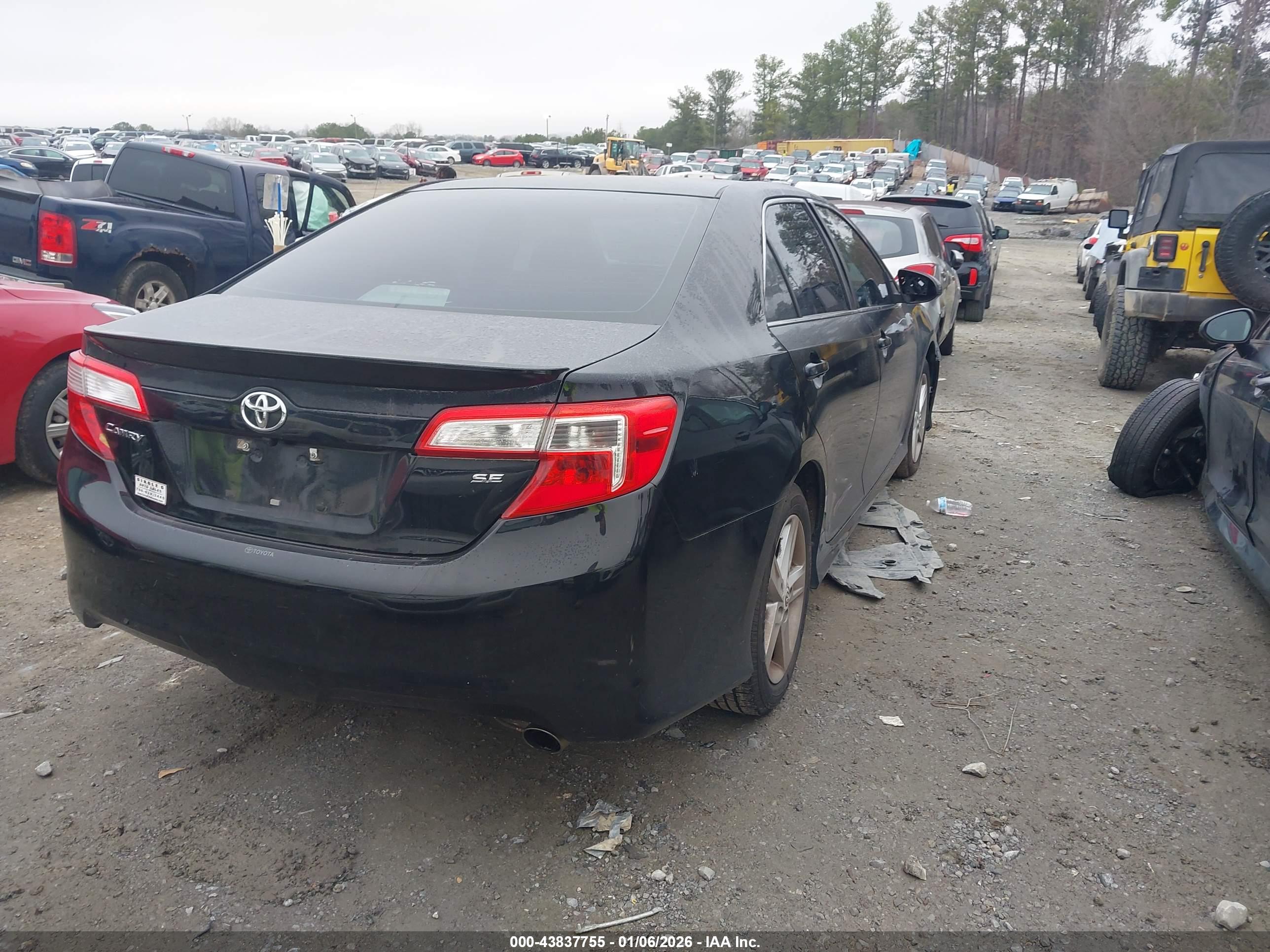 TOYOTA CAMRY image 4